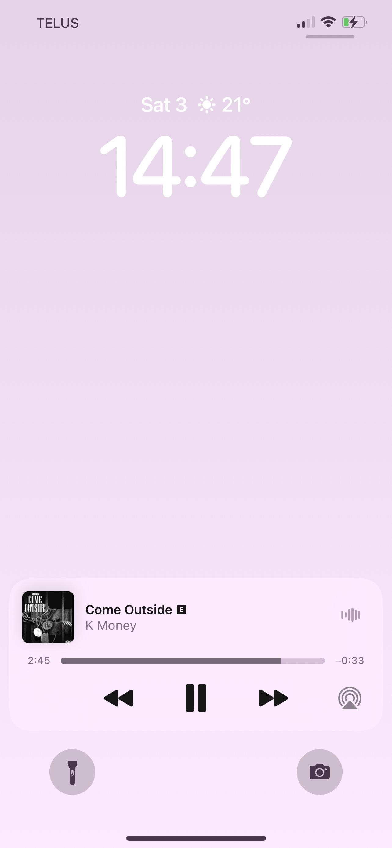 iOS 16 beta 8; clock size smaller than normal, hasn’t changed in hours