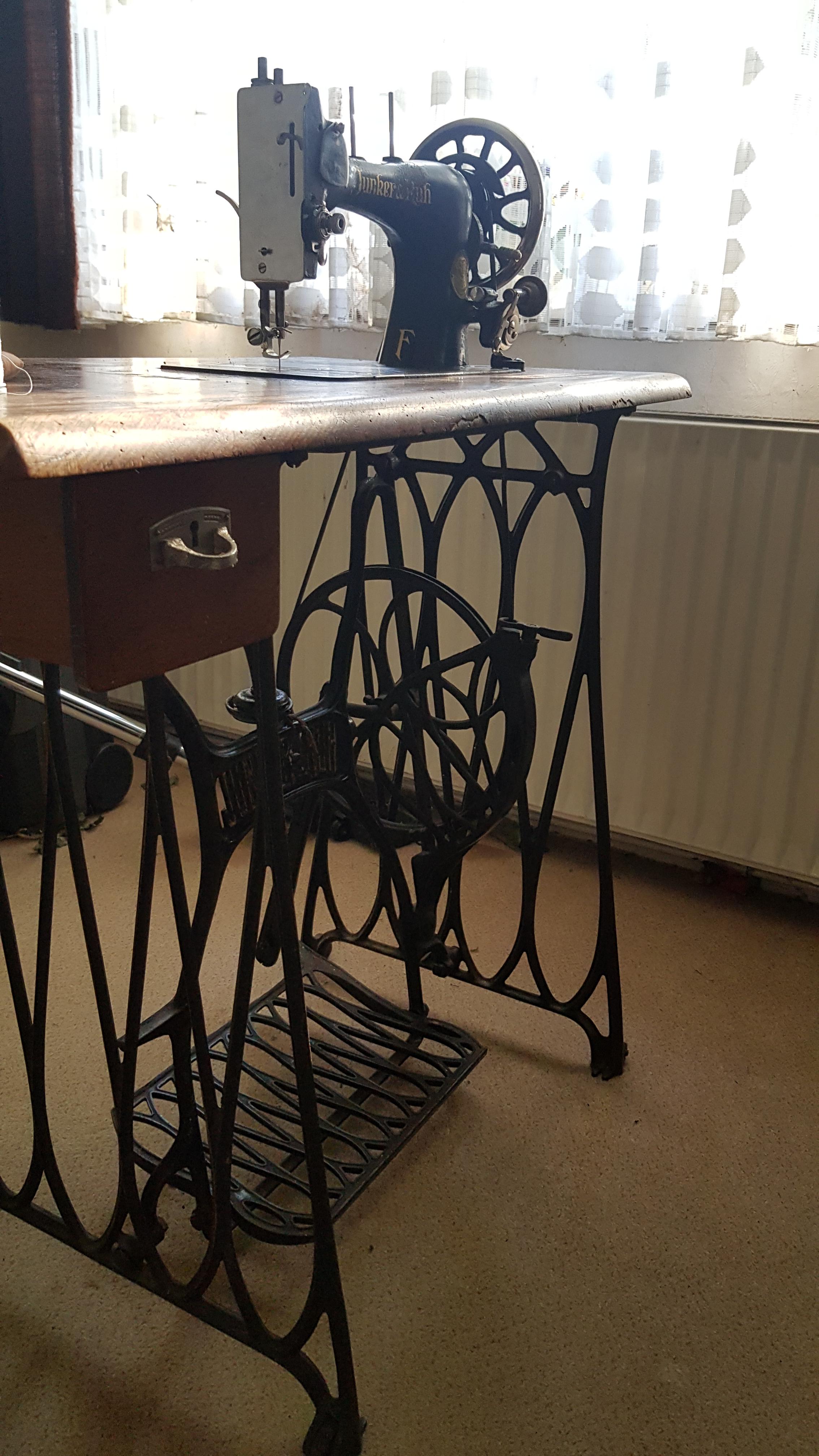 Sewing knits on a White Rotary vintagesewing