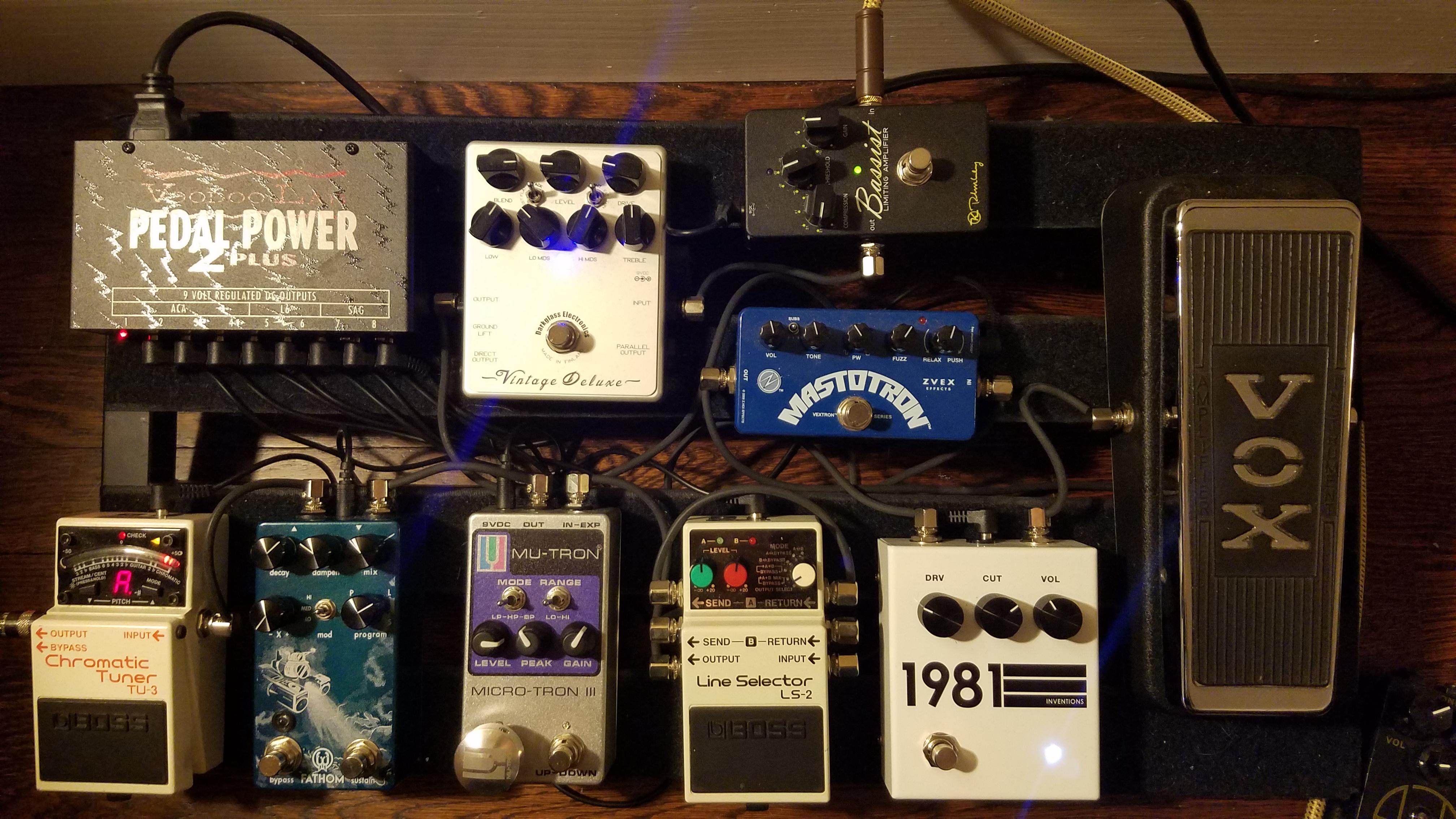 My Current Bass Pedalboard! Chain in comments. r/basspedals