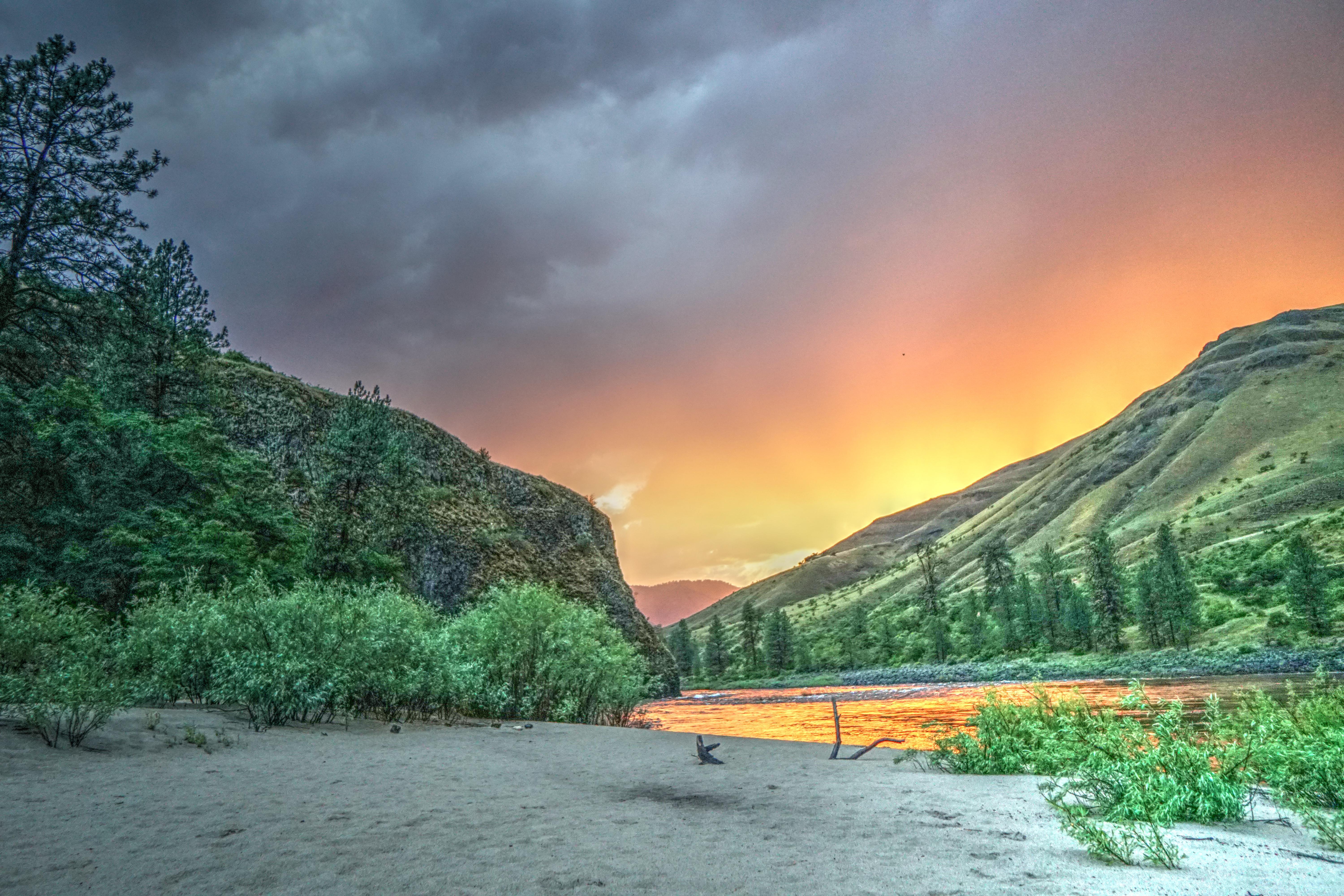 Salmon River, Idaho After The Storm 6000x4000 OC r/EarthPorn