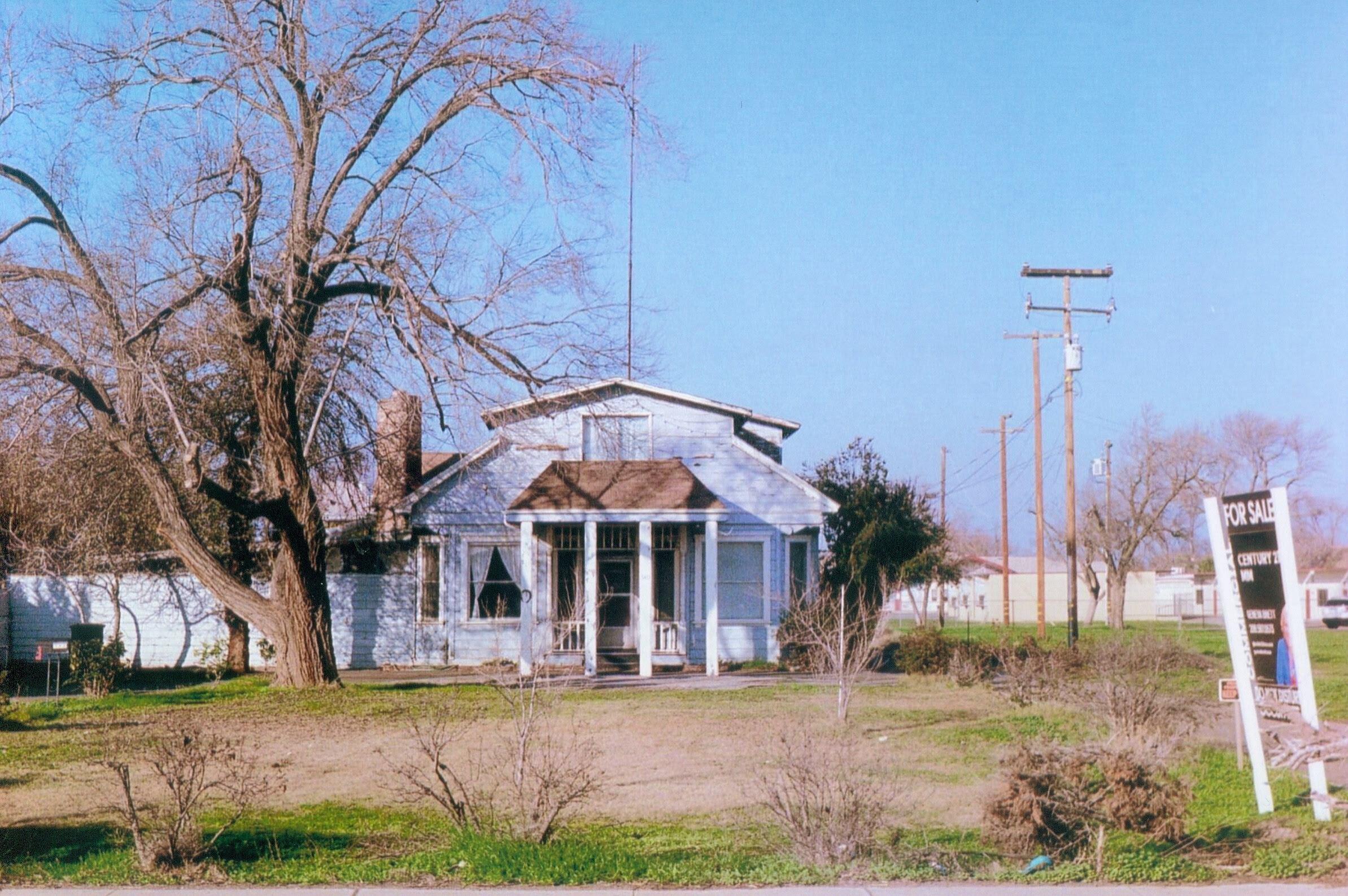 House for sale, 50mm, Los Banos Ca r/filmphotography