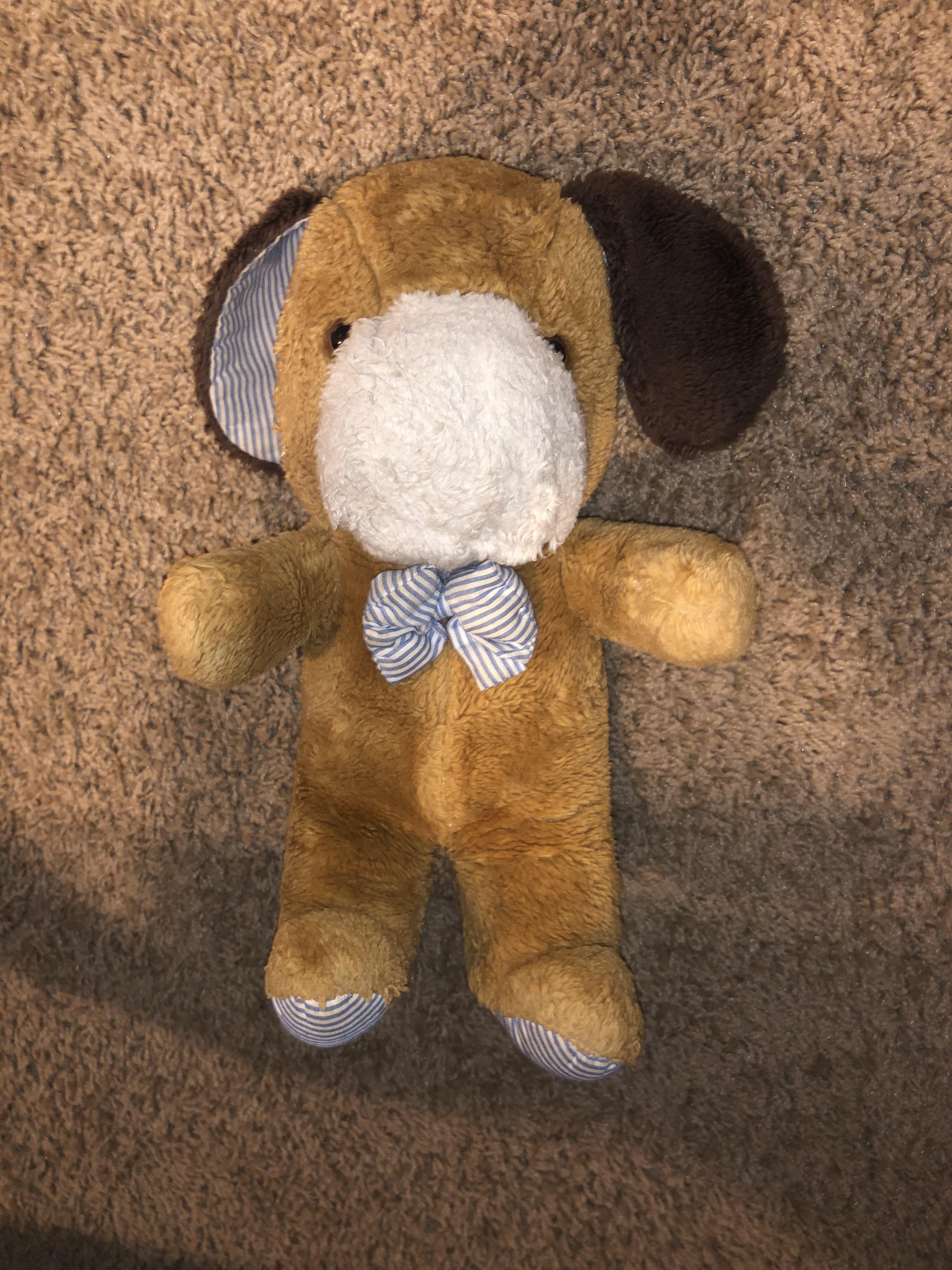 Trying to find this old stuffed animal. Trying to find a brand or a