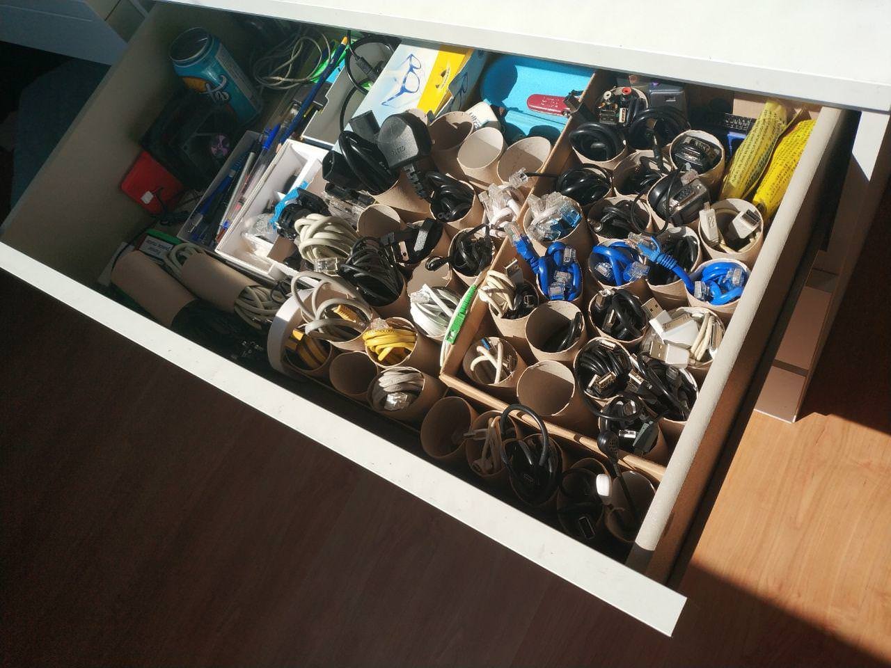 How to store cables 101. r/lifehacks