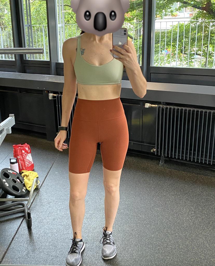 First time wearing shorts to the gym ever! Align Short 8“ (4) Dark