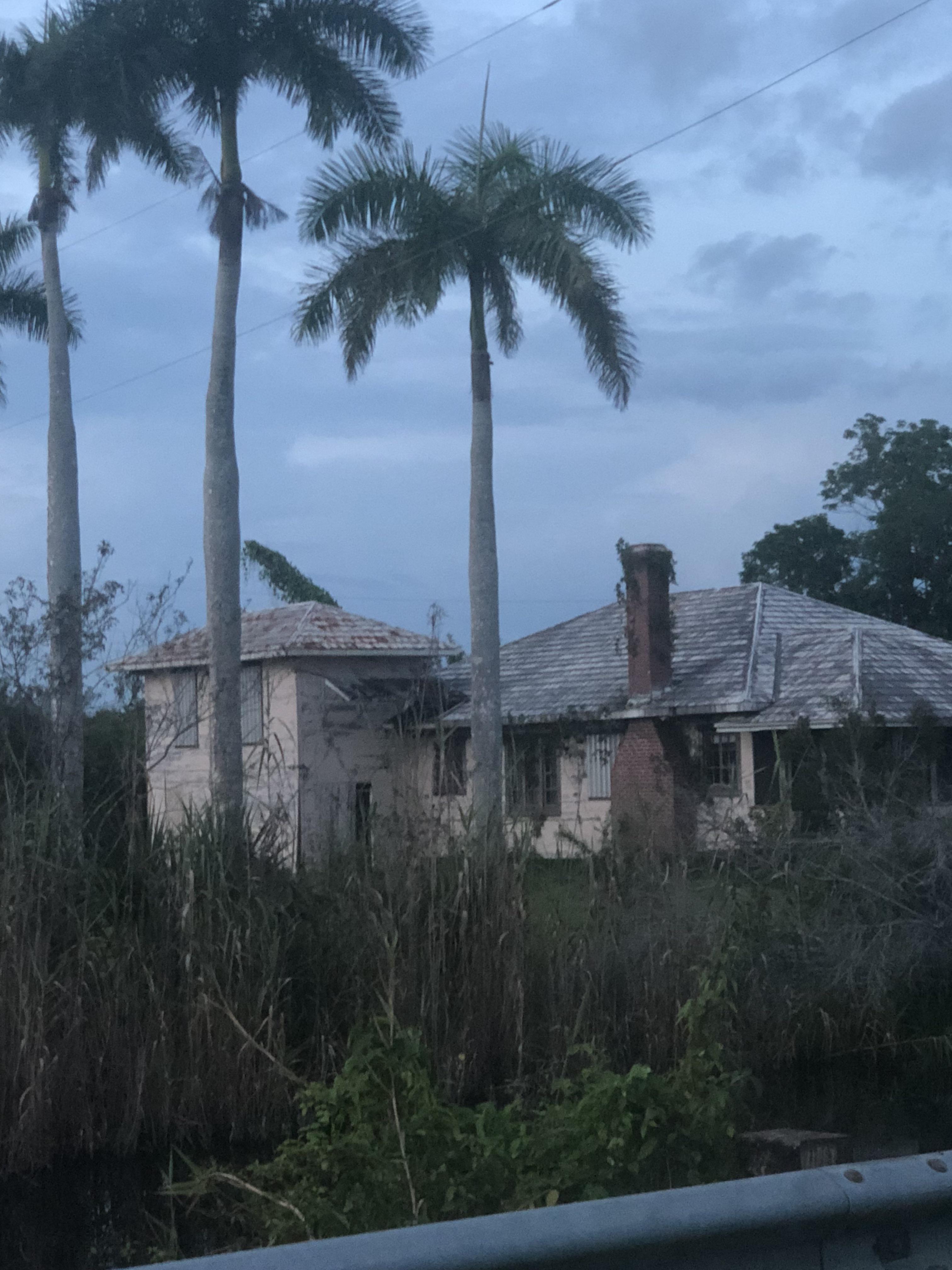 An old, abandoned house in the Everglades r/AbandonedPorn