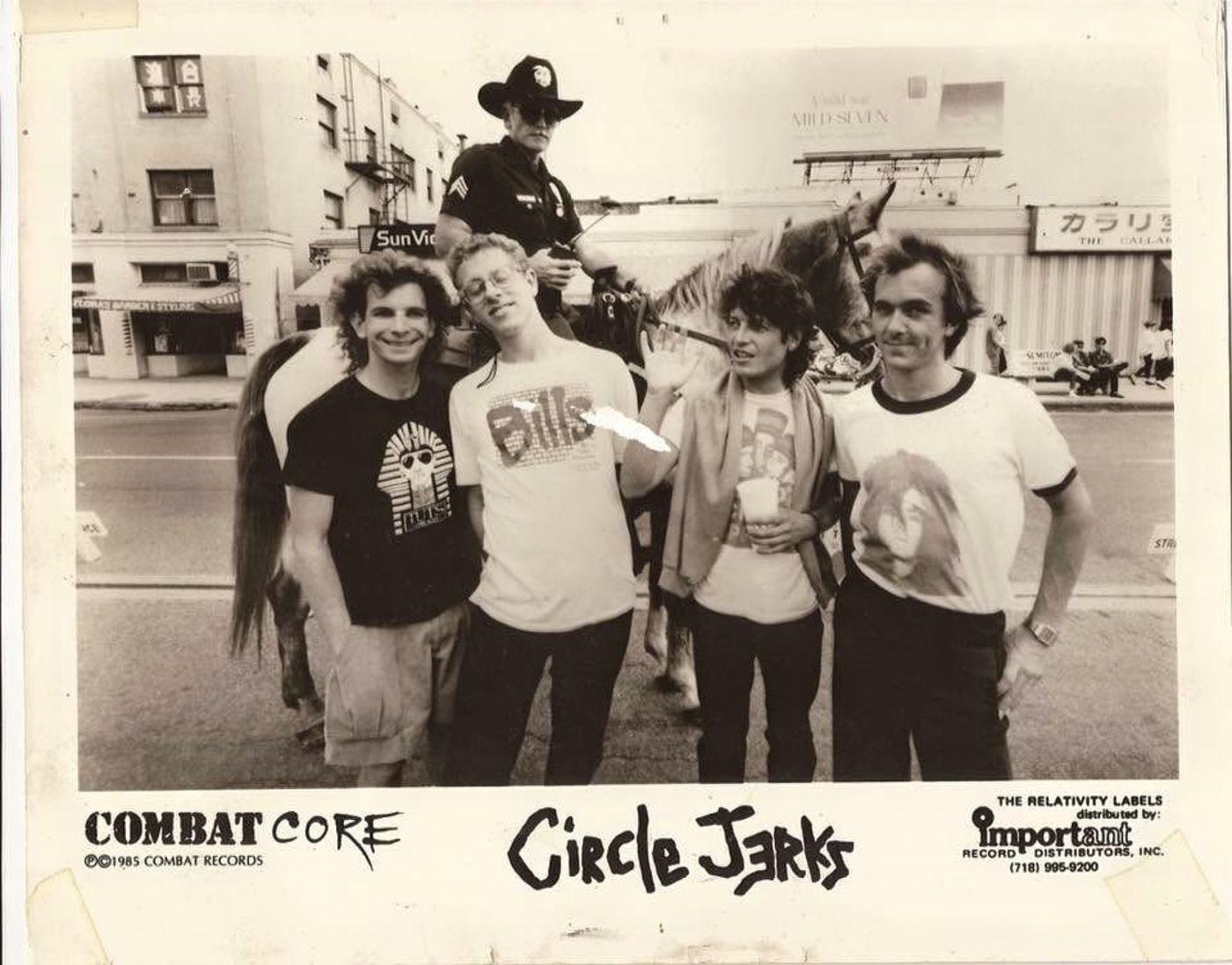 Circle Jerks and a horse cop (1985) r/OldSchoolCool