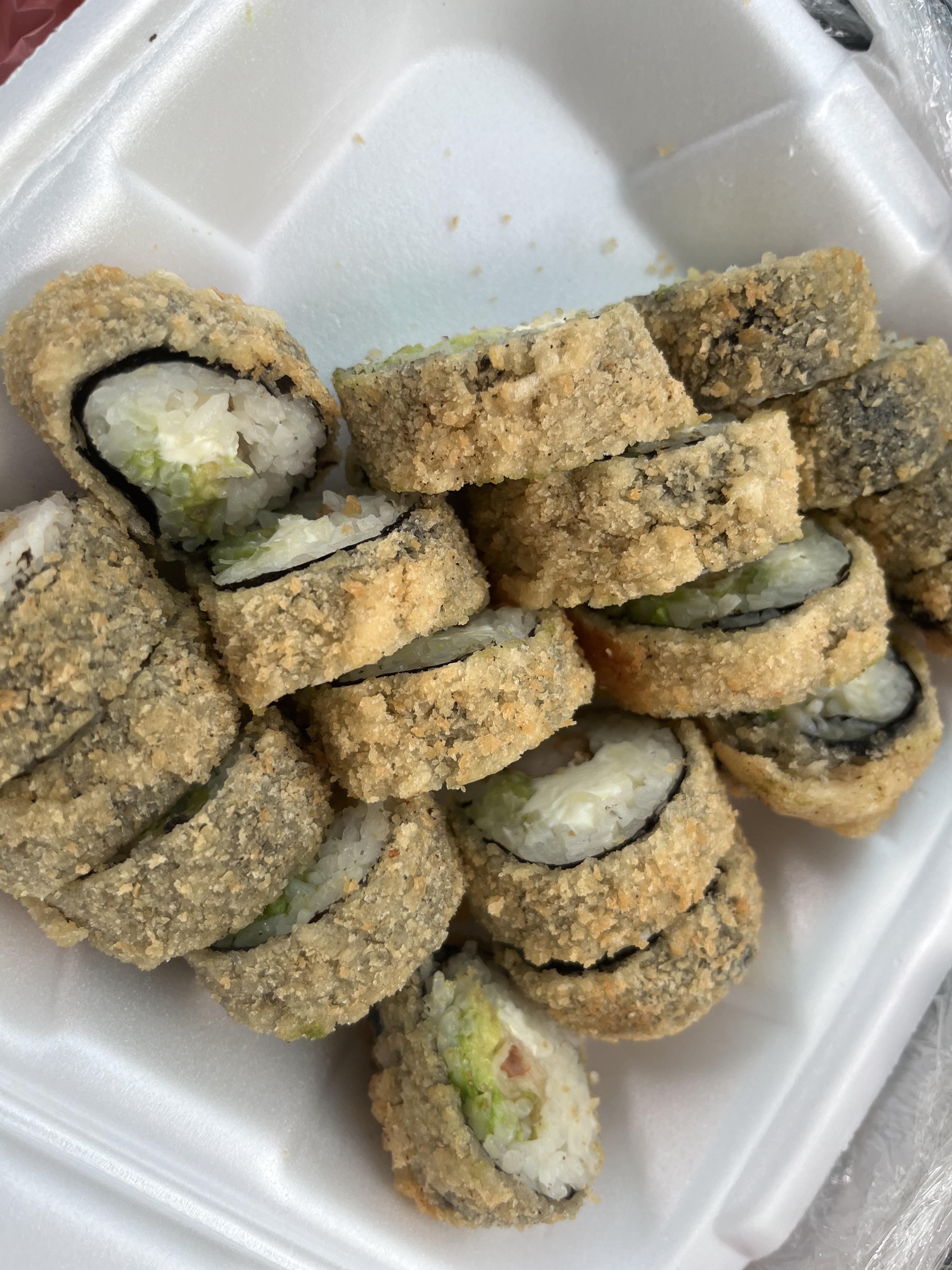 How many calories per piece? (Tempura sushi with cream cheese, avocado