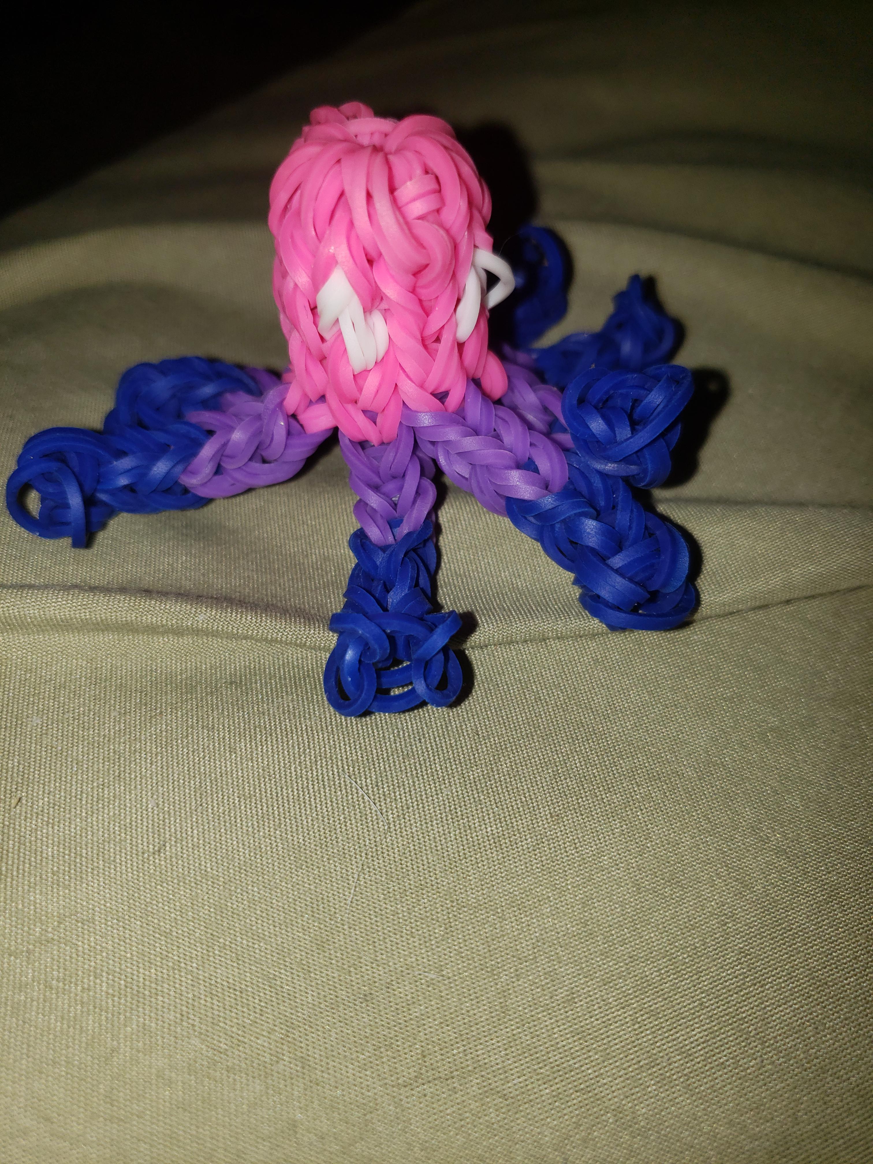 This is my bi octopus made of rubber bands... r/BisexualTeens