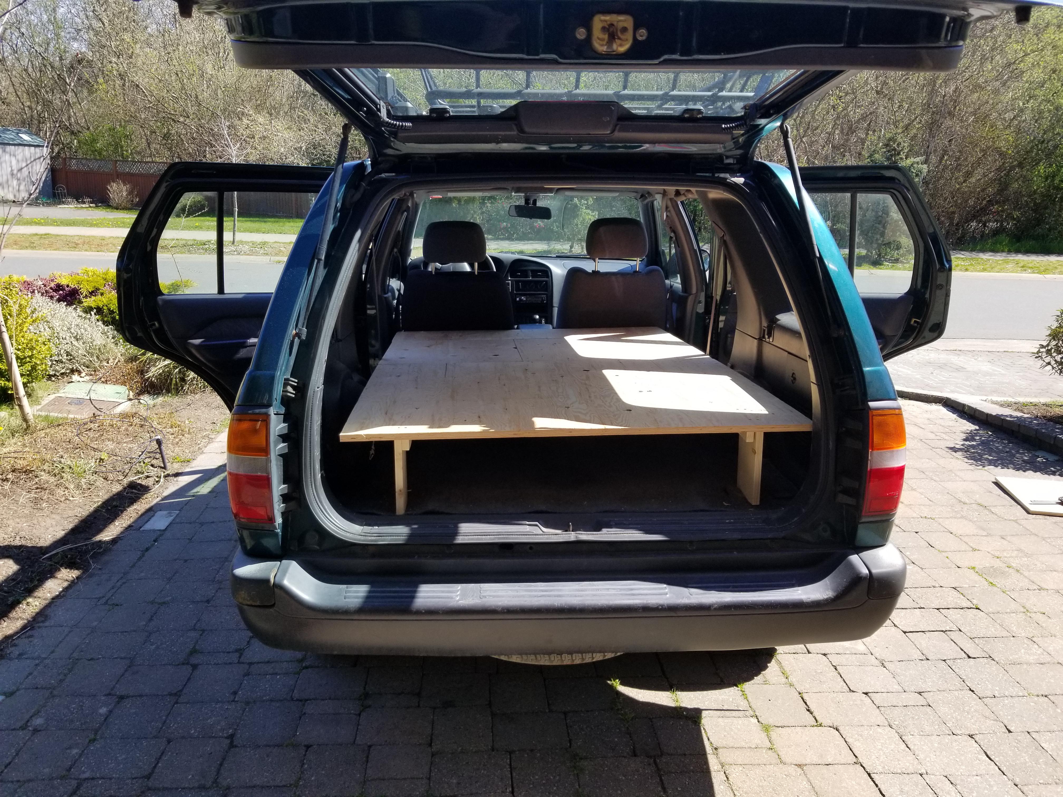 1997 Nissan Pathfinder bed platform so much space! r/carcamping