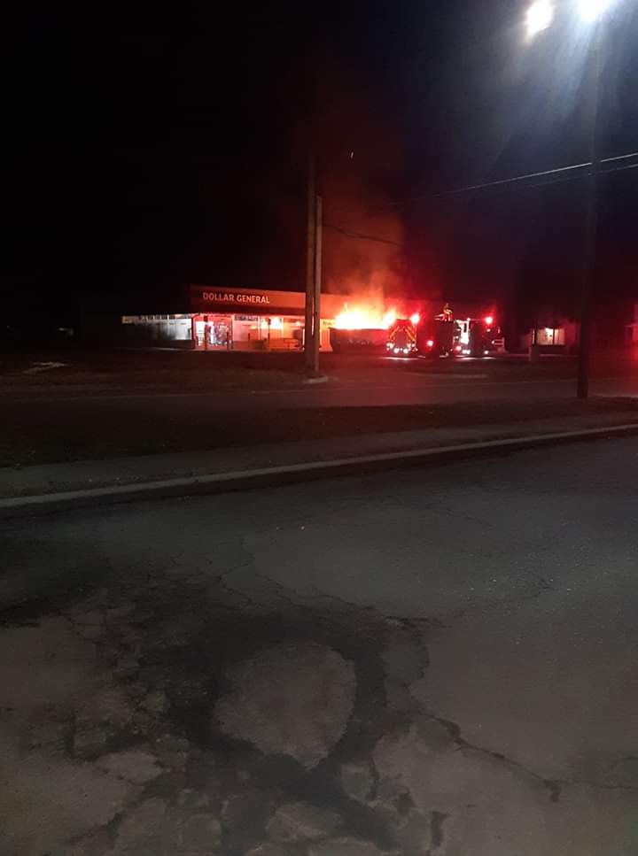 Dollar General in Oakland on fire r/topeka