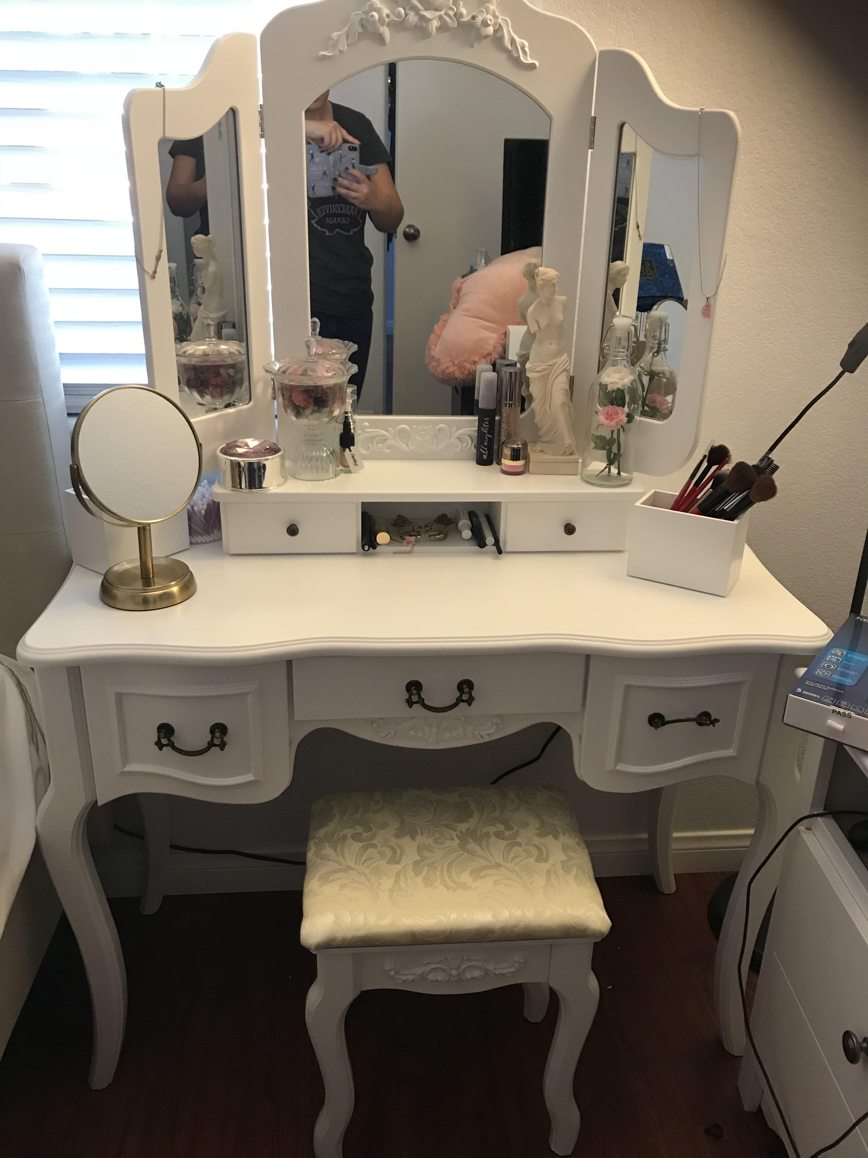 I finally have my dream vanity! r/MakeupAddiction