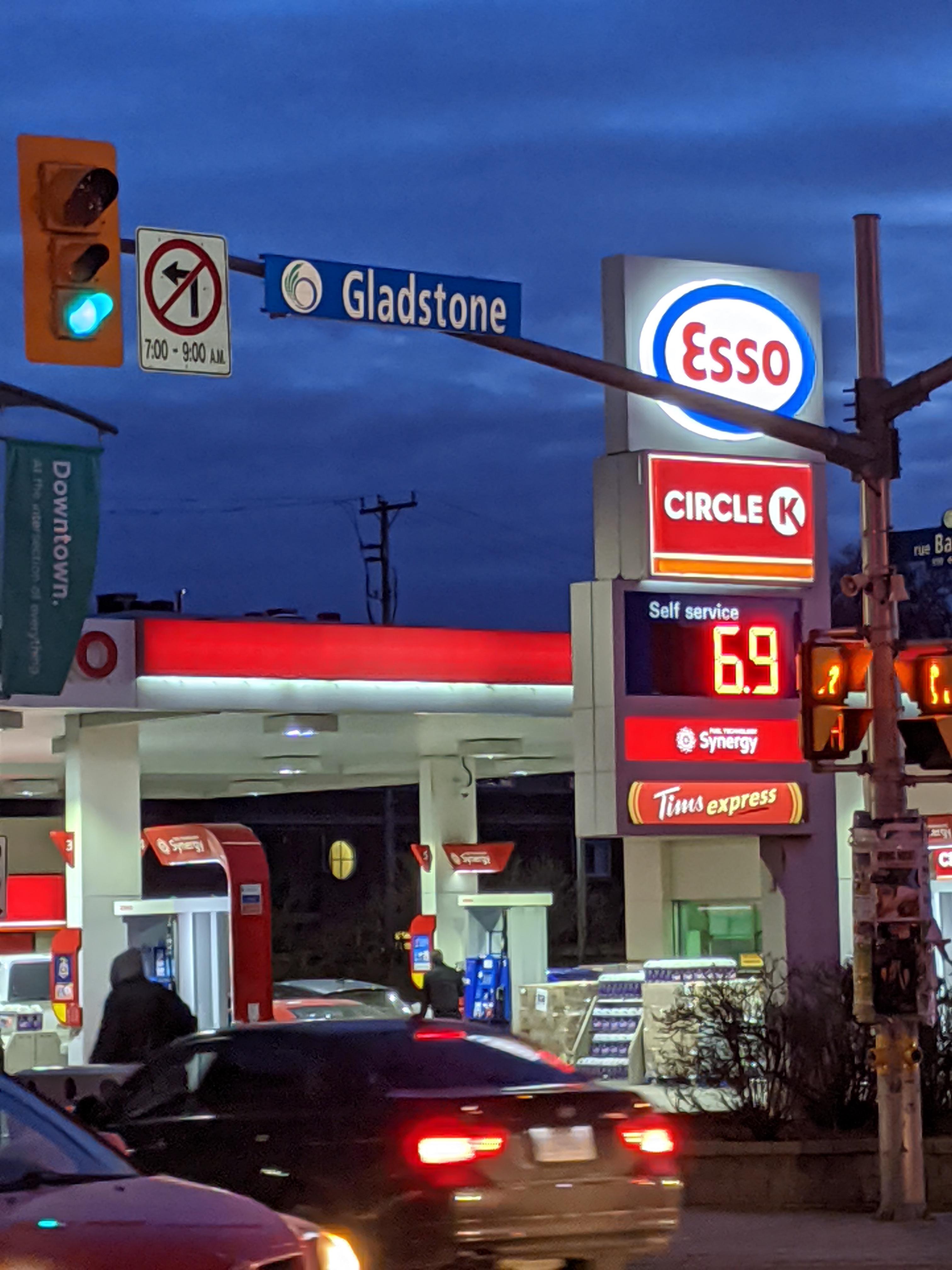 This gas price at Esso on Gladstone r/ottawa