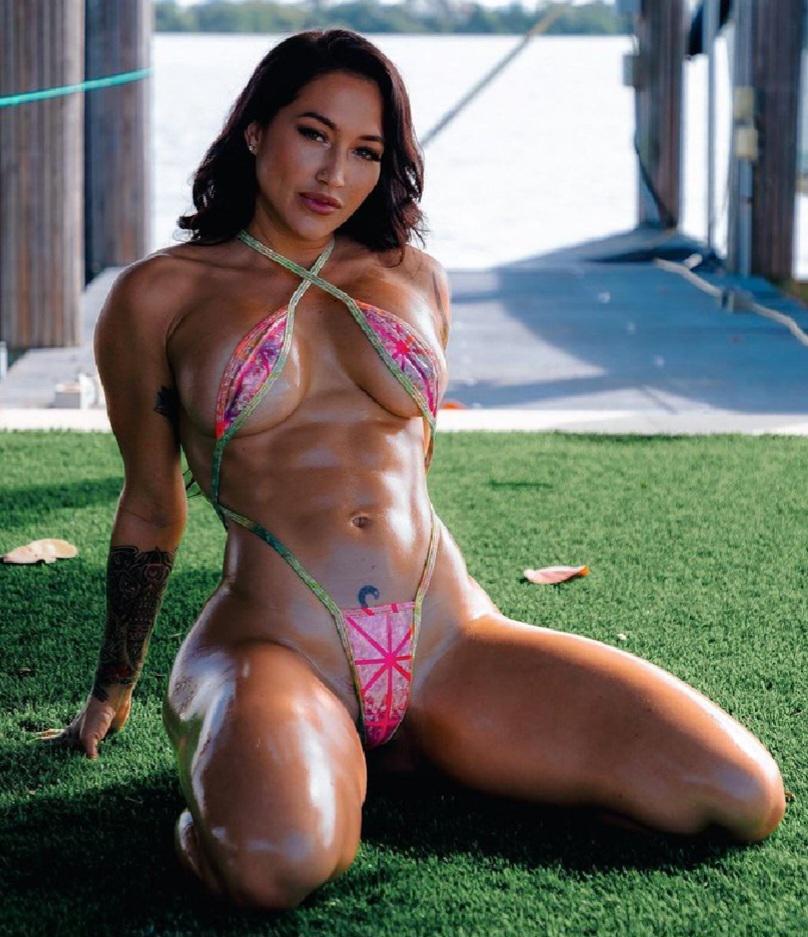 Amber kristine : musclegirlsflexing