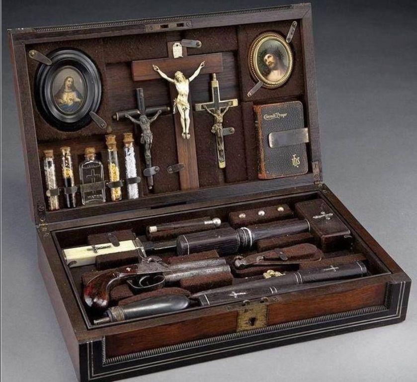 Antique Vampire Hunting Kit r/pics