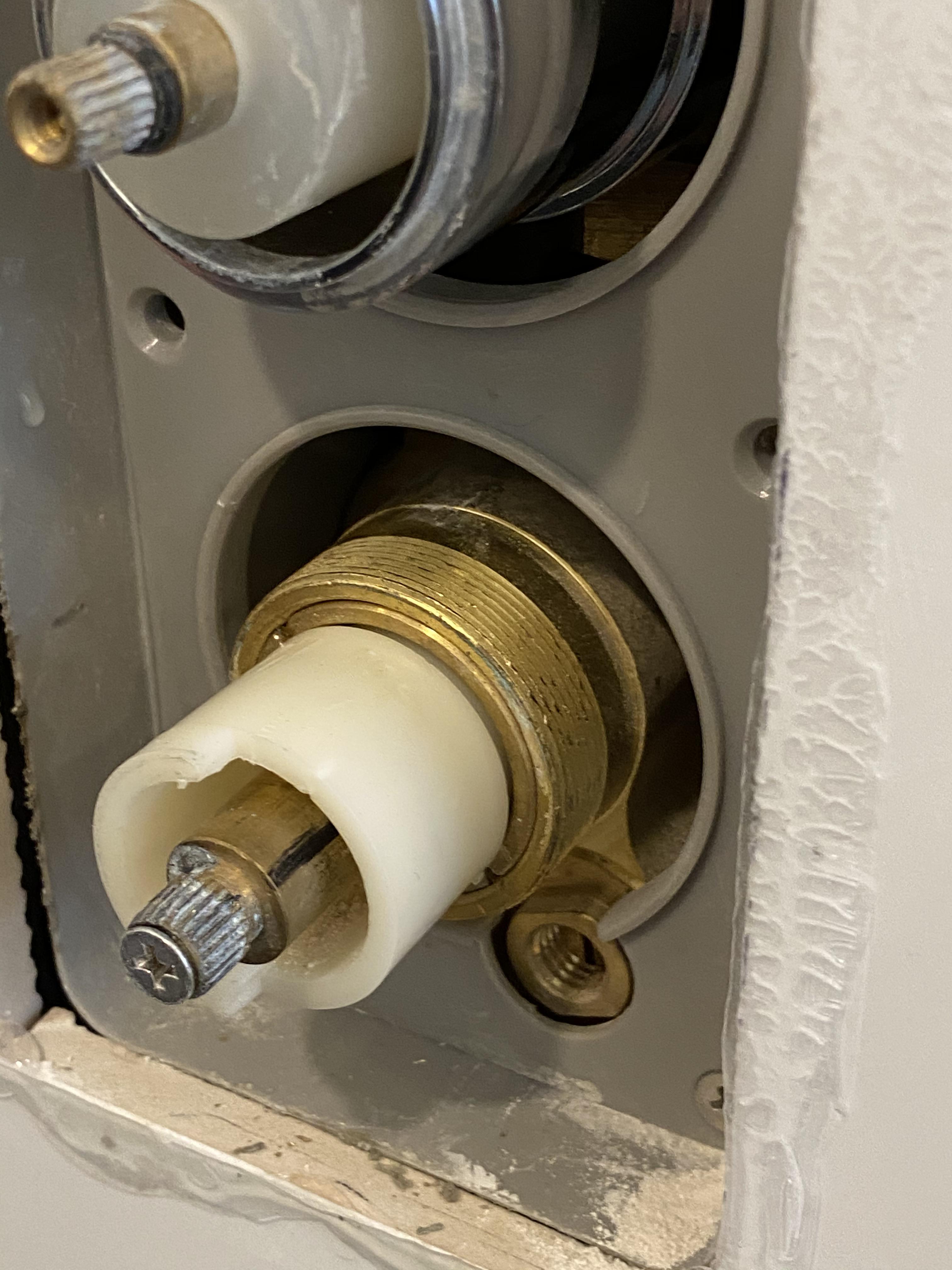 How to I take out cartridge!!??! r/Plumbing