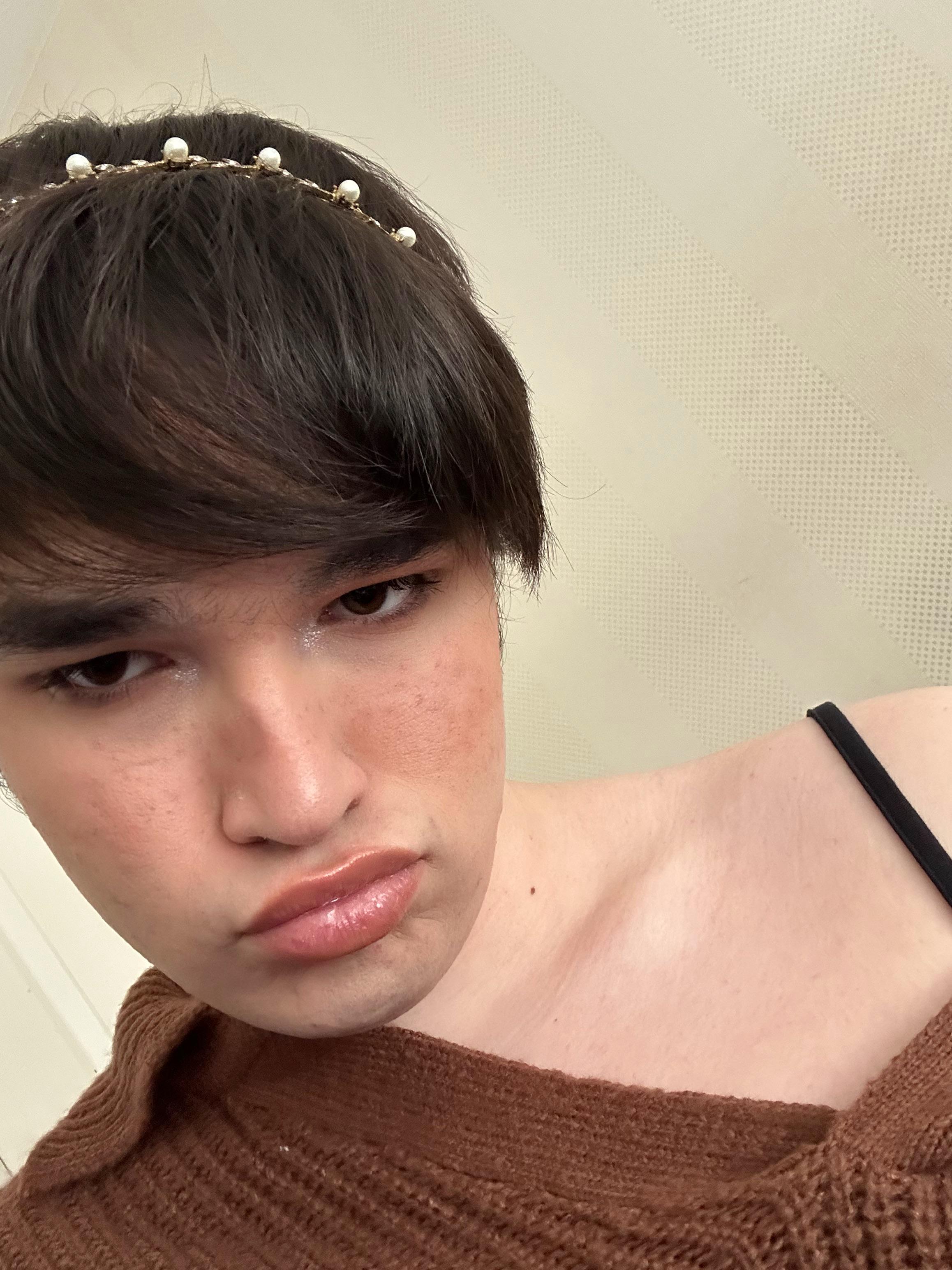 Moody femboy 3 r/femboy