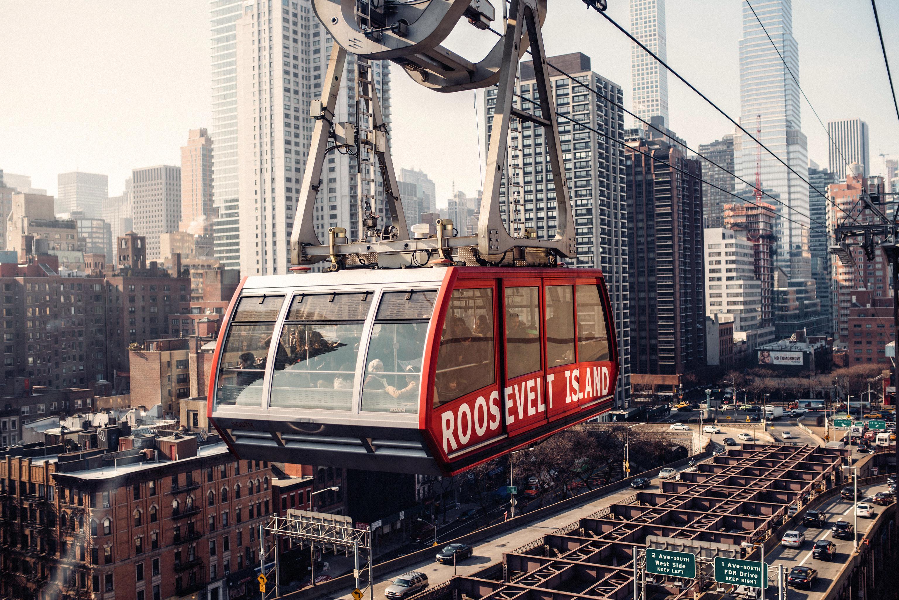 The Roosevelt Island tram, NYC r/cableways