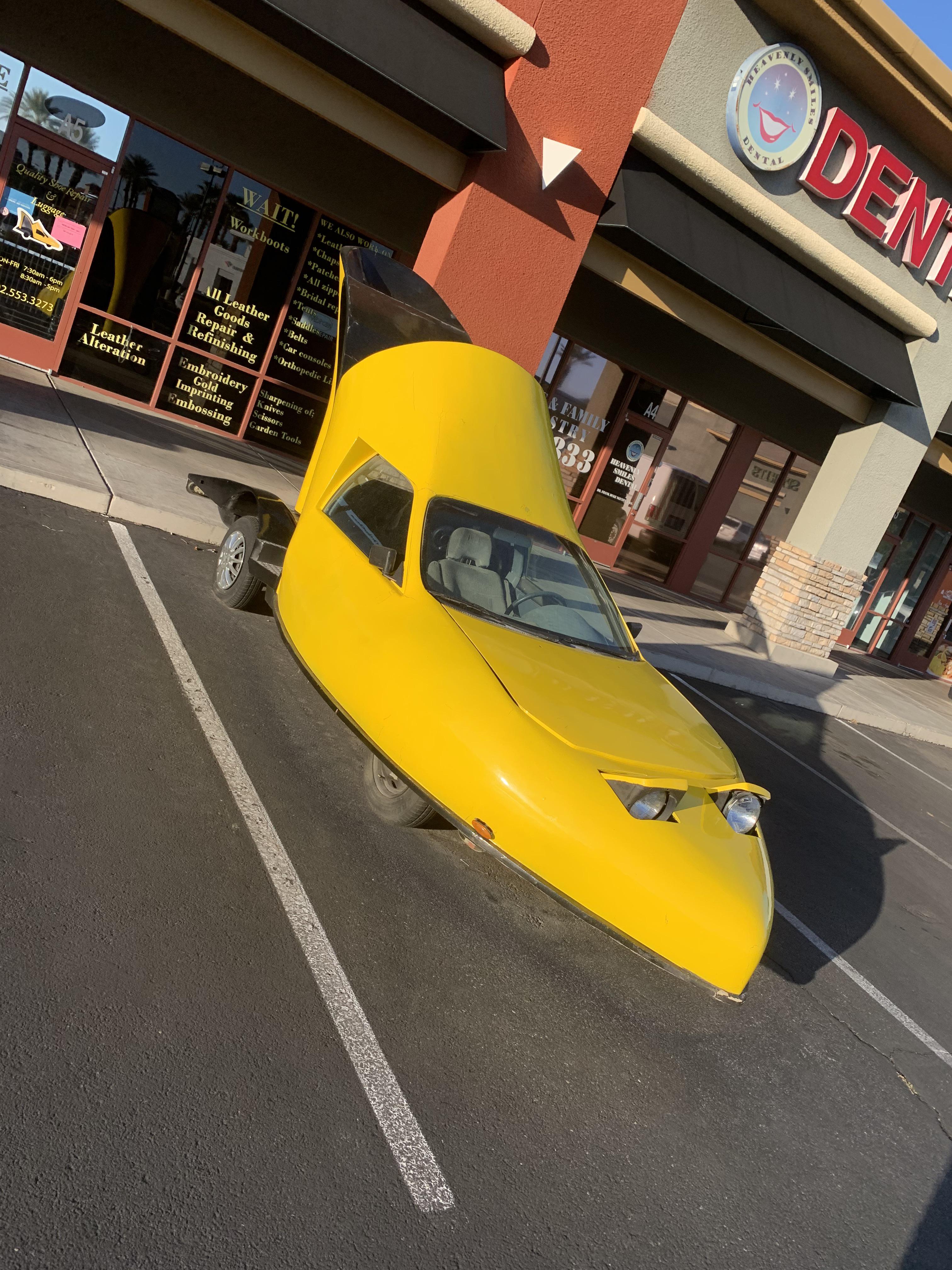 This car shaped like a high heel r/mildlyinteresting