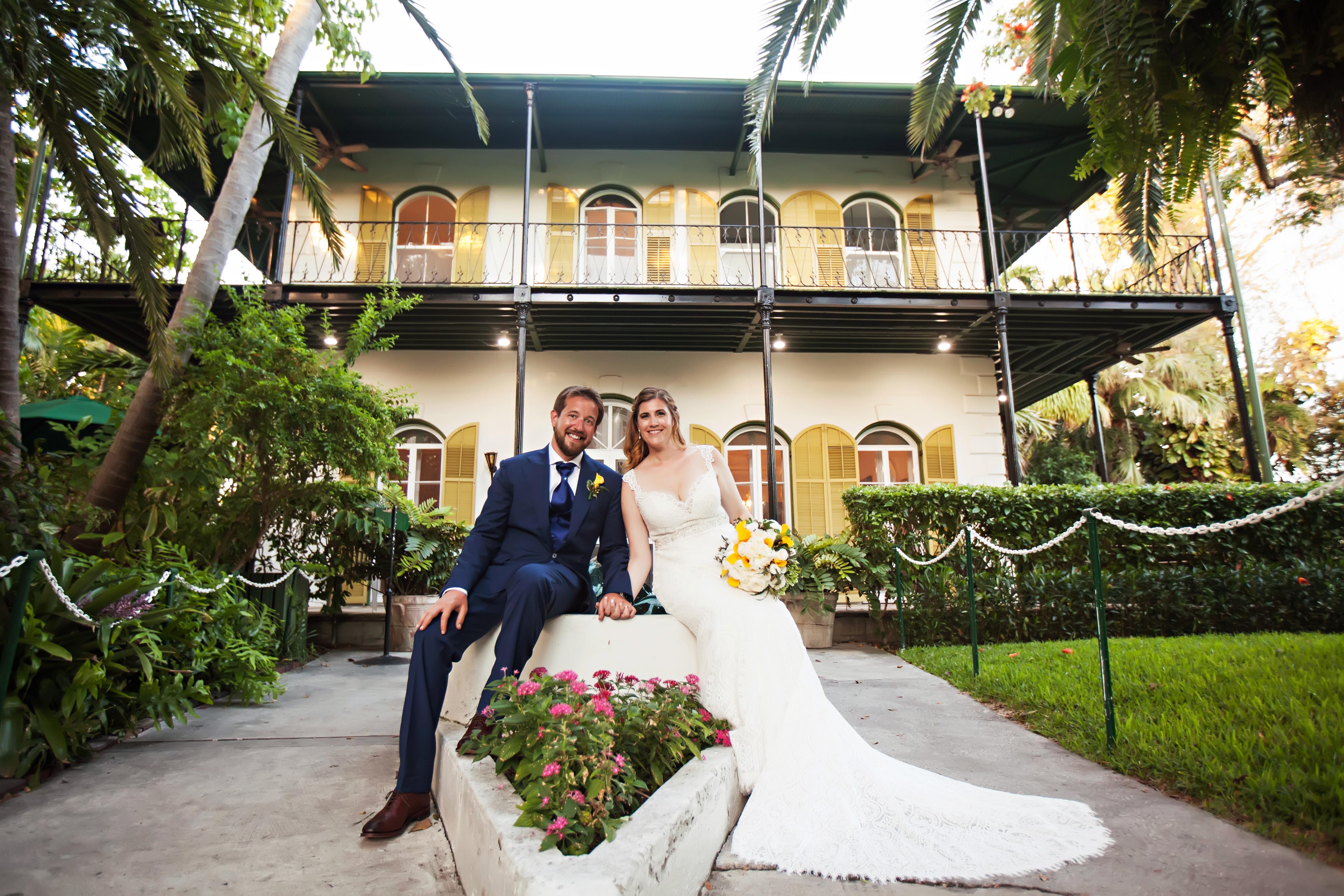 Hemingway’s estate in Key West was a dream venue r/weddingplanning