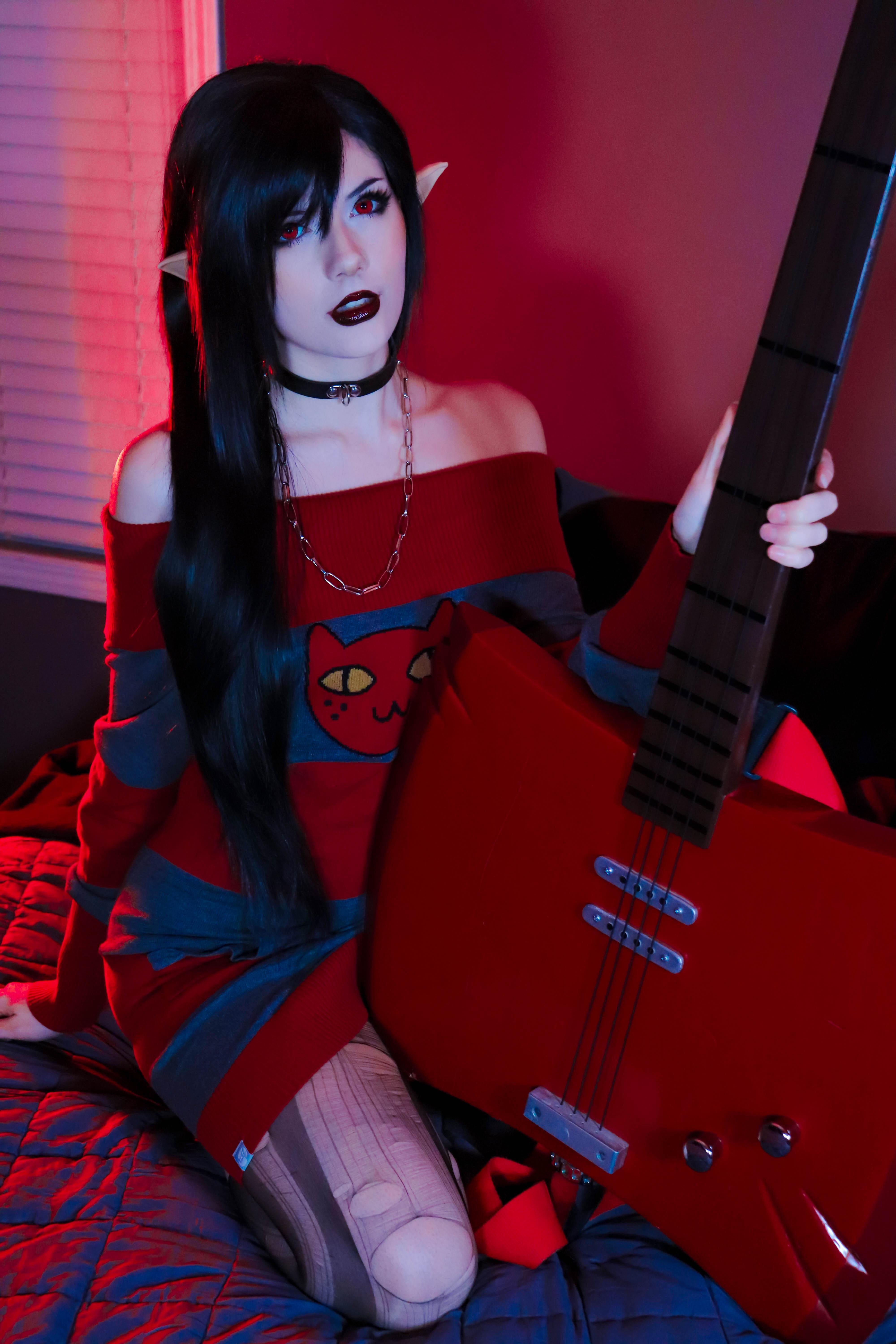 Marceline the Vampire Queen by MeggiiCosplay : notmeggii