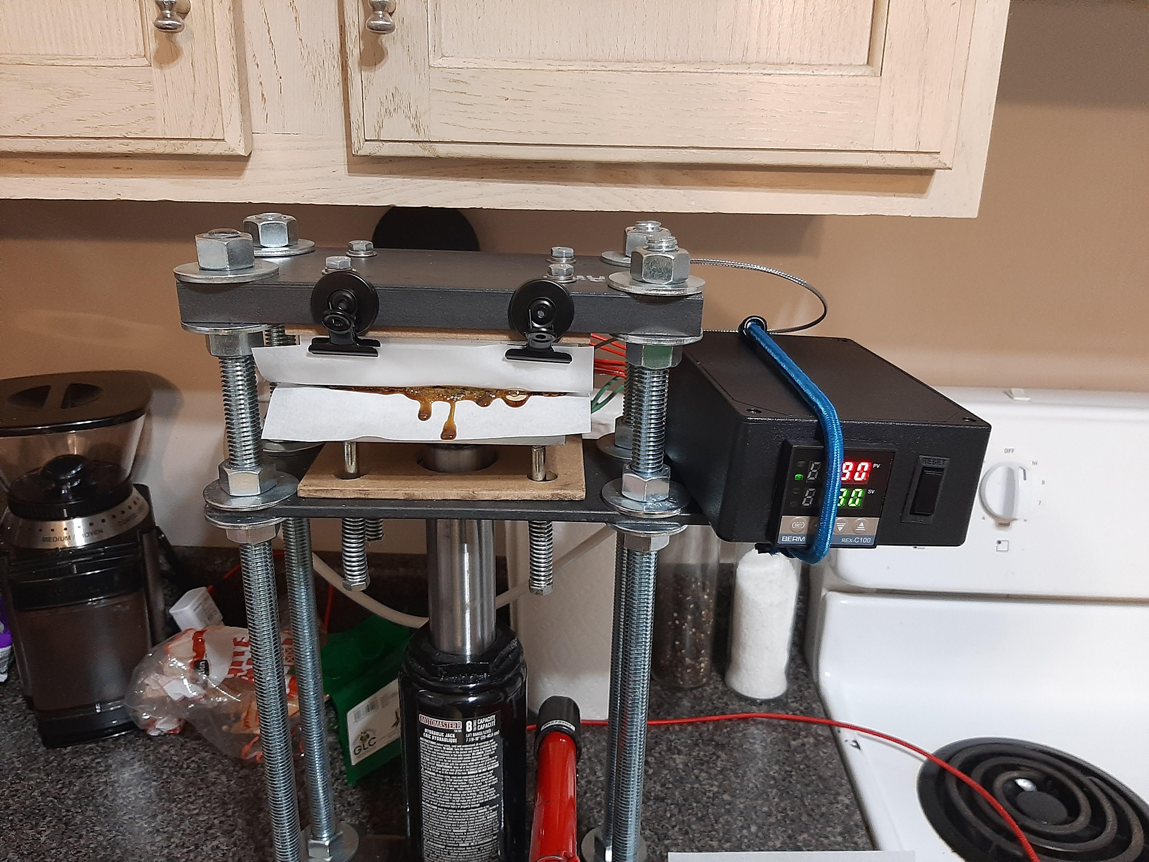 Here's my press in action!! rosin