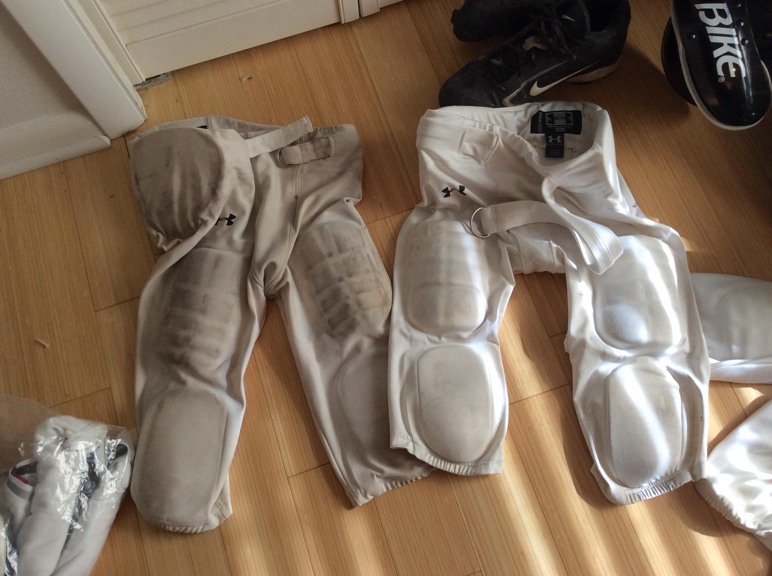 🌈🏈 I love to wear American Football gear😍 r/AsianGuysNSFW