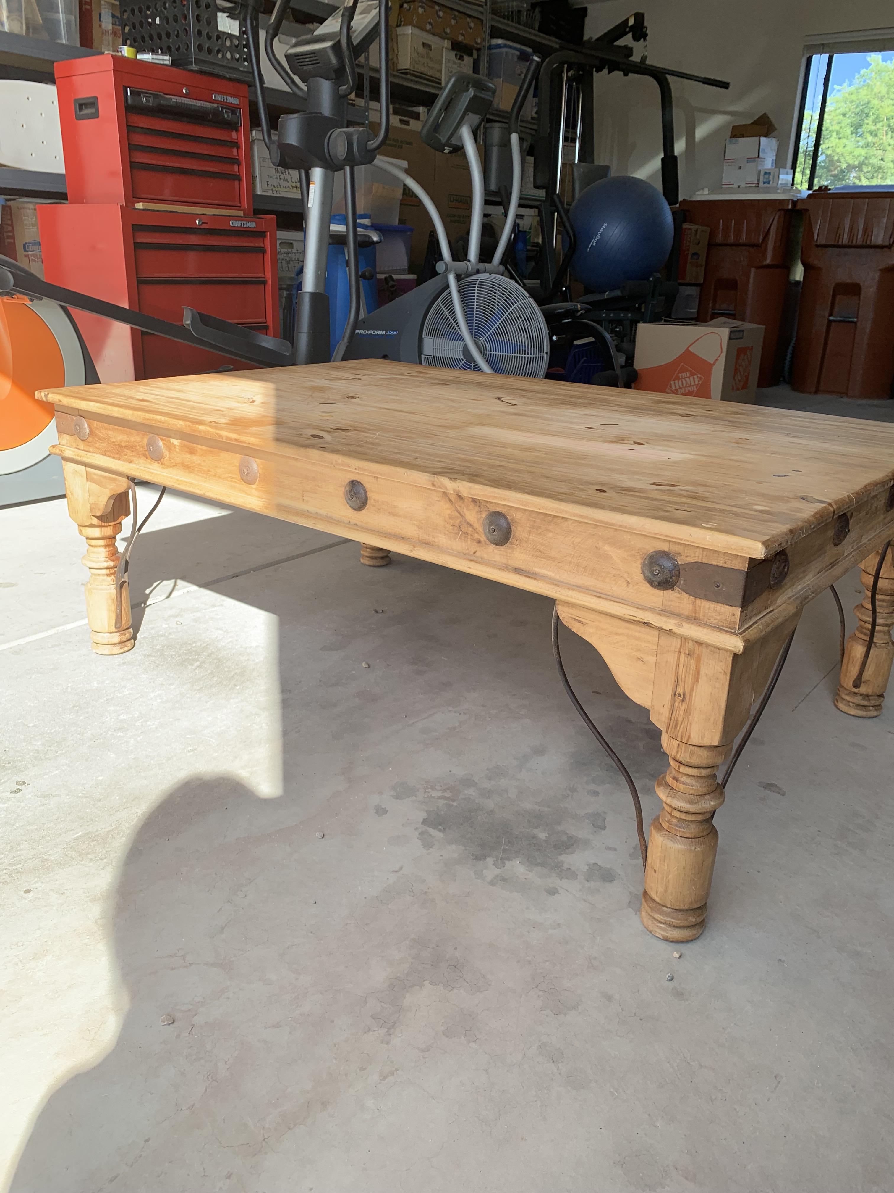 Does anybody know the stain/wax/oil that is generally used for this