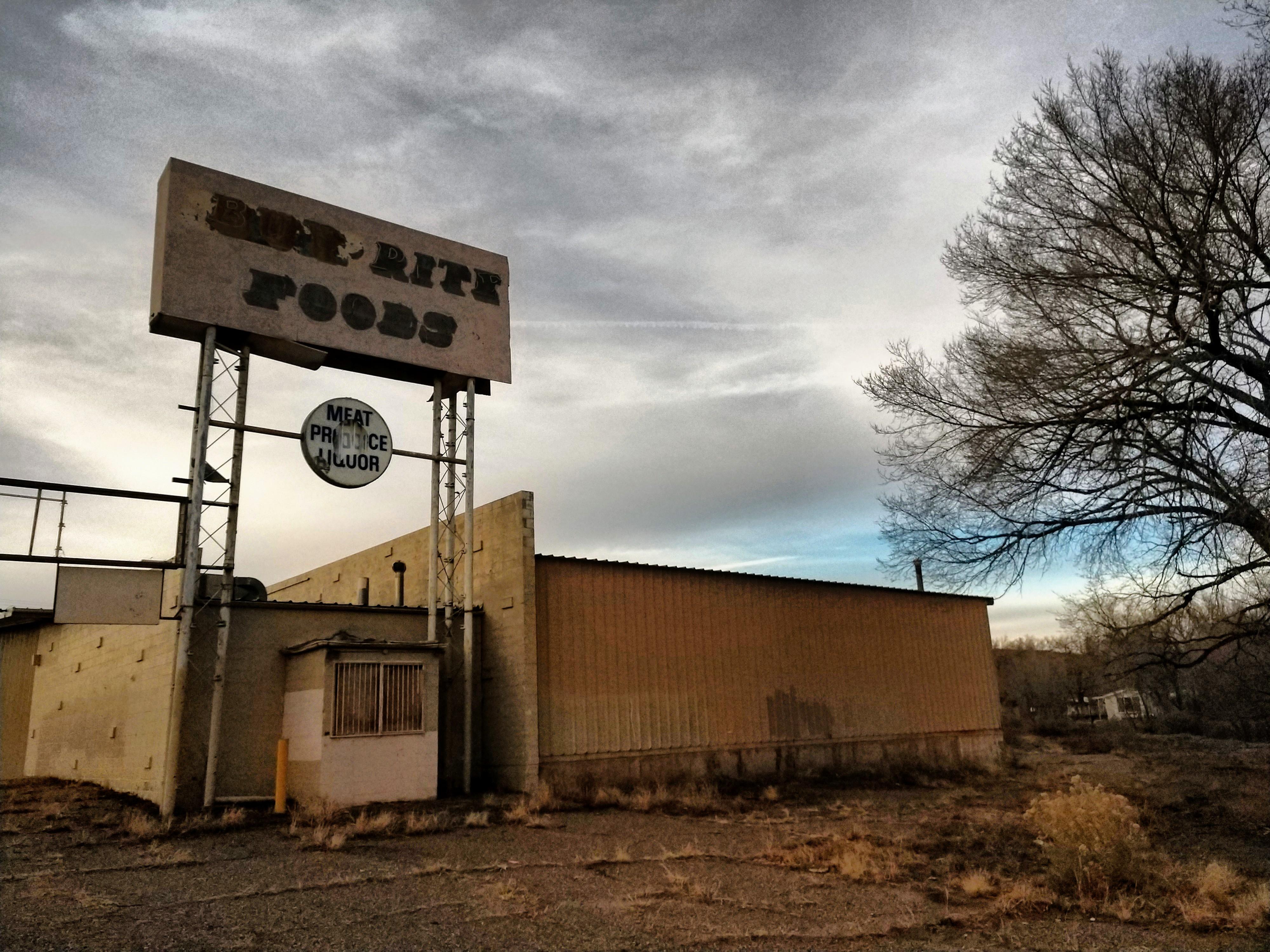 An Abandoned Supermarket in Grants, New Mexico, USA [4000x3000] [OC