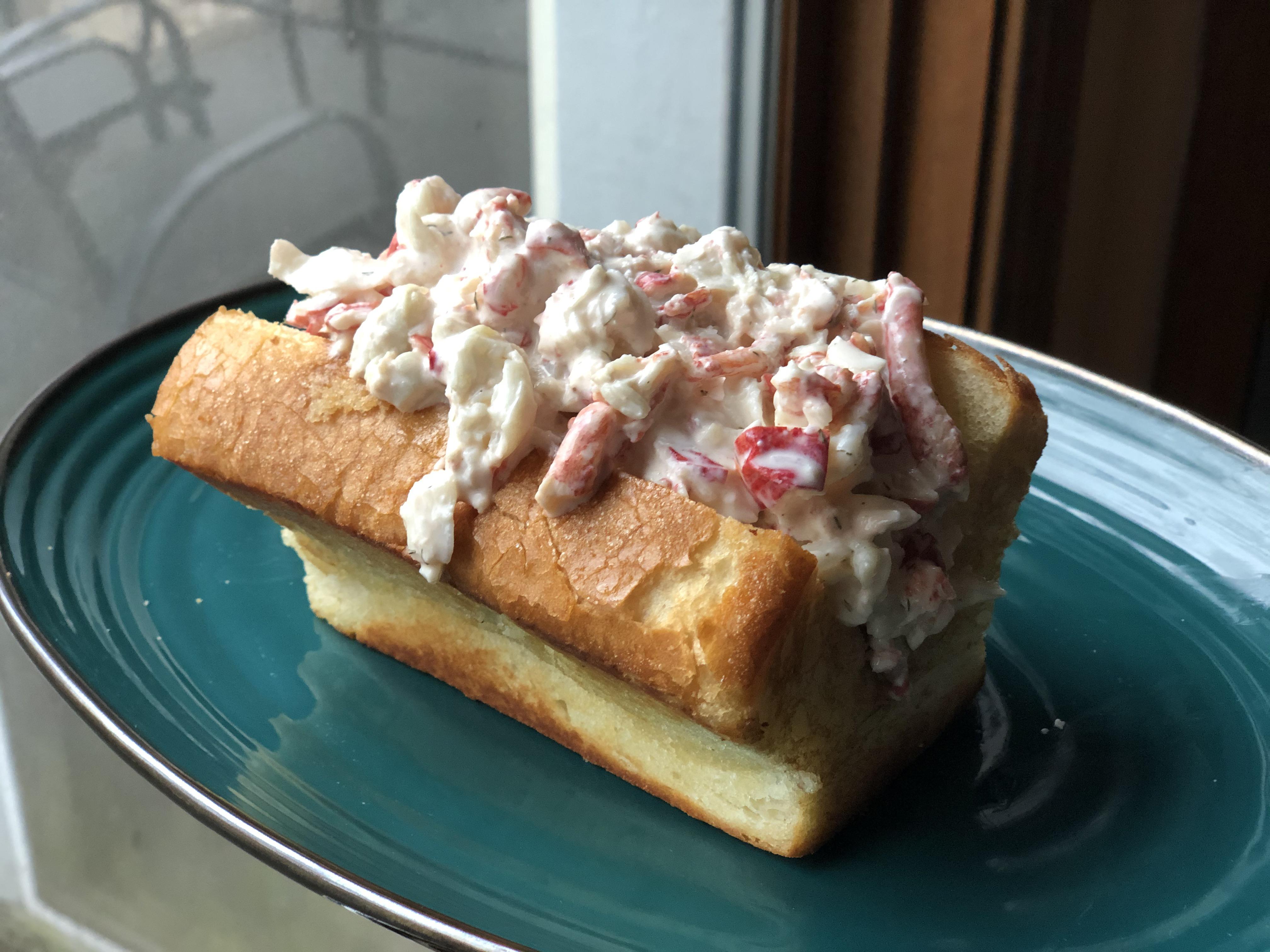 Lobster roll, simple and delicious! r/FoodPorn