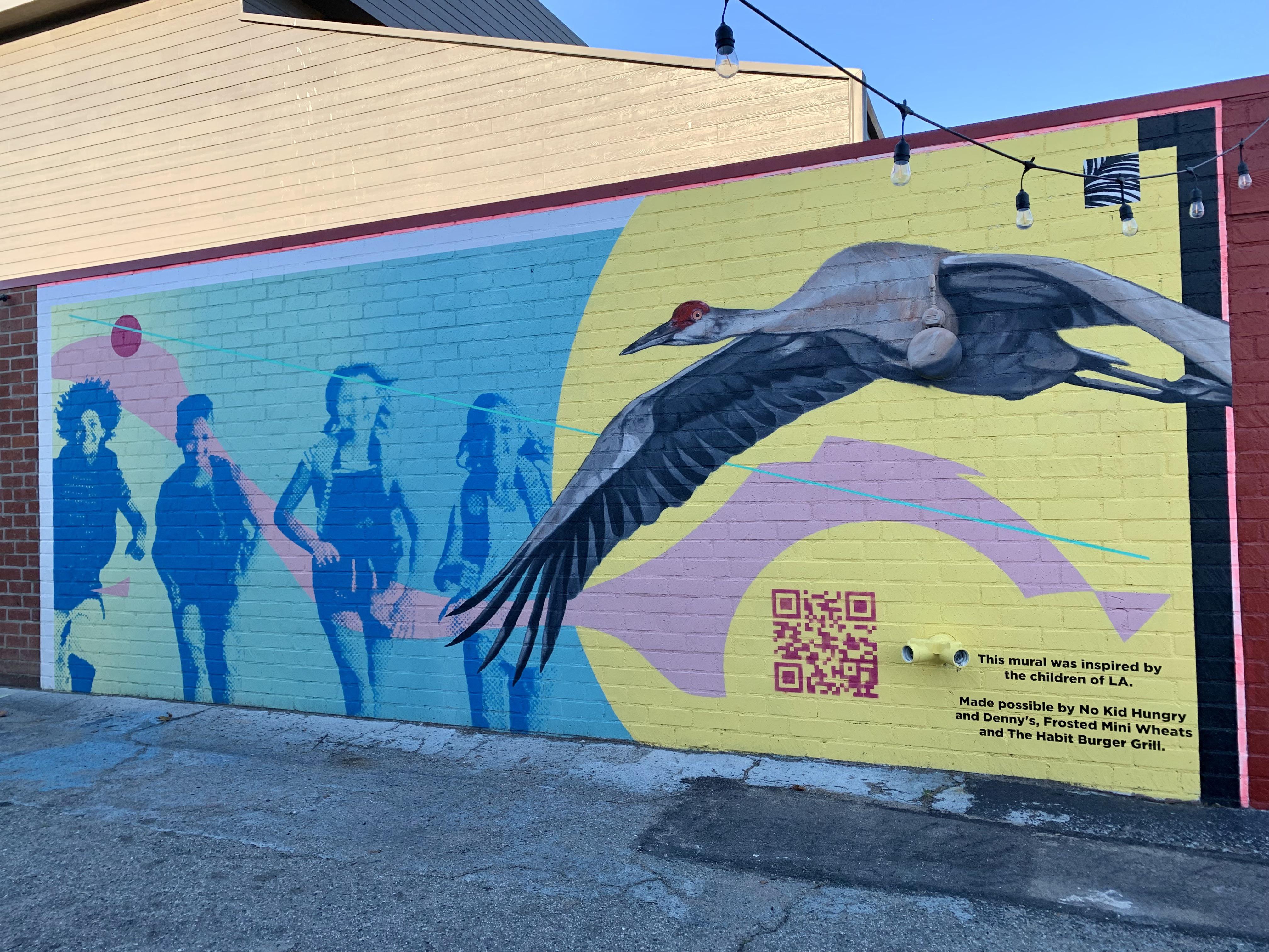 Crane mural on the side of Theatre r/SantaMonica