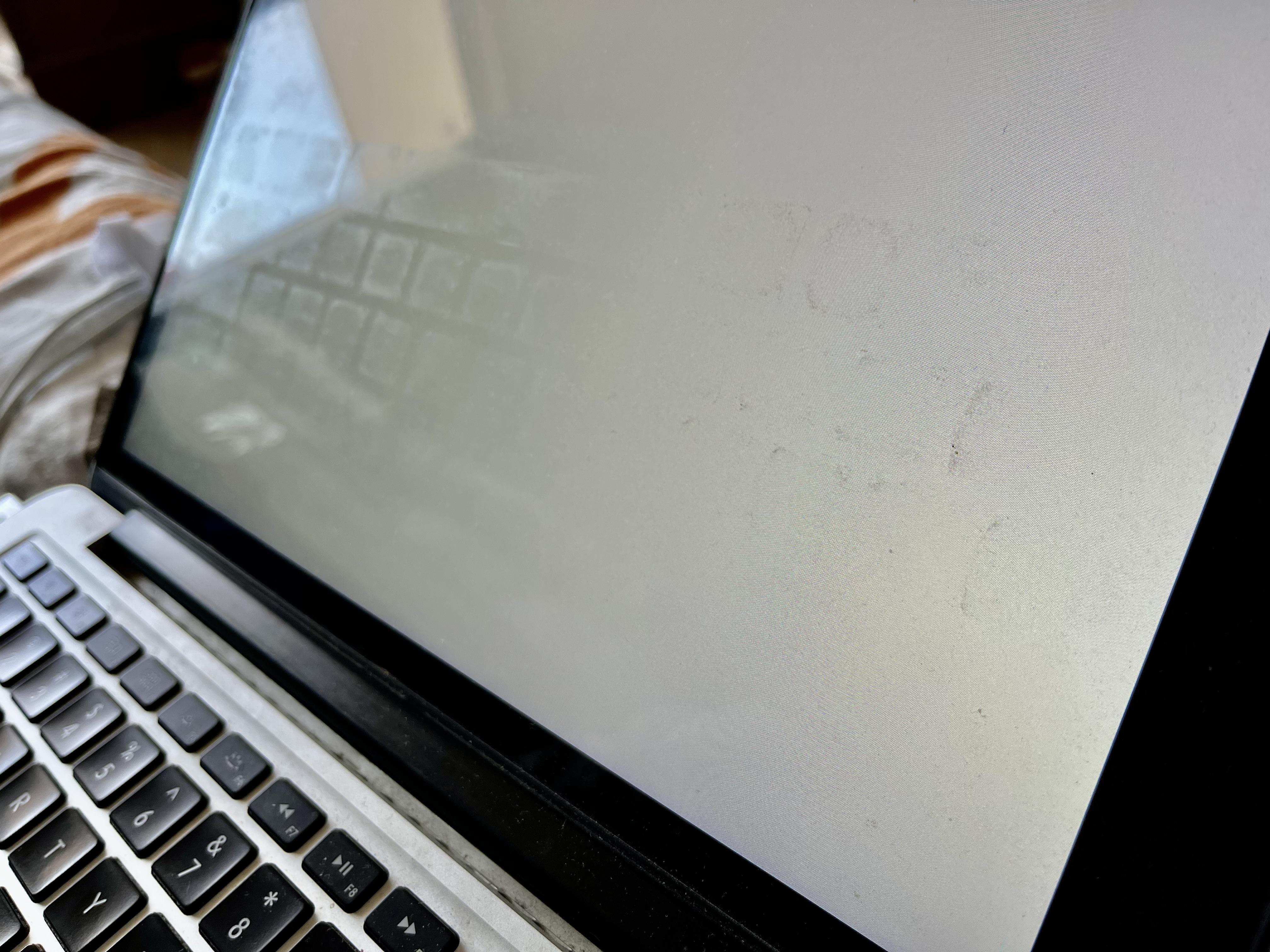 How to remove these stains from the screen? r/mac