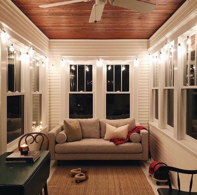 My dream porch. r/CozyPlaces