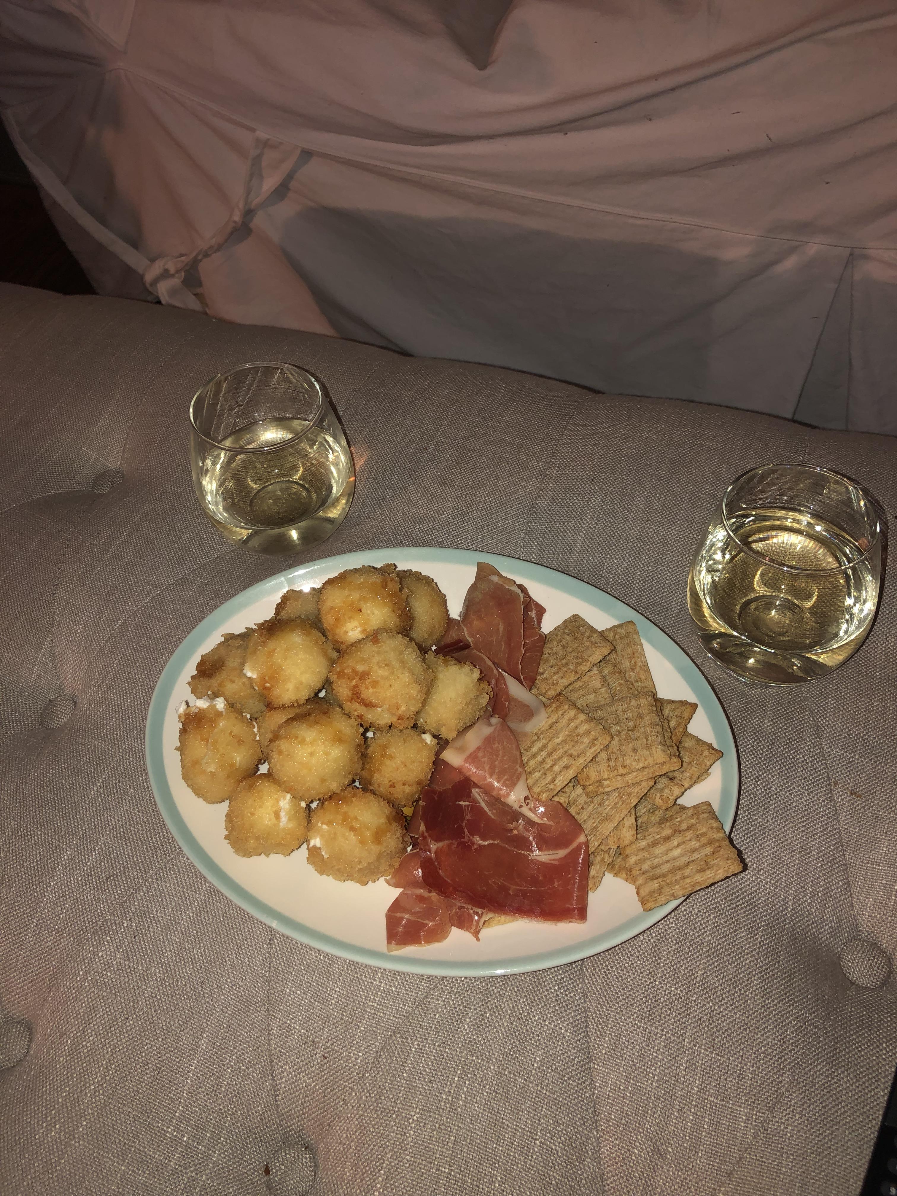 Made sur goat cheese balls for the finale! r/vanderpumprules