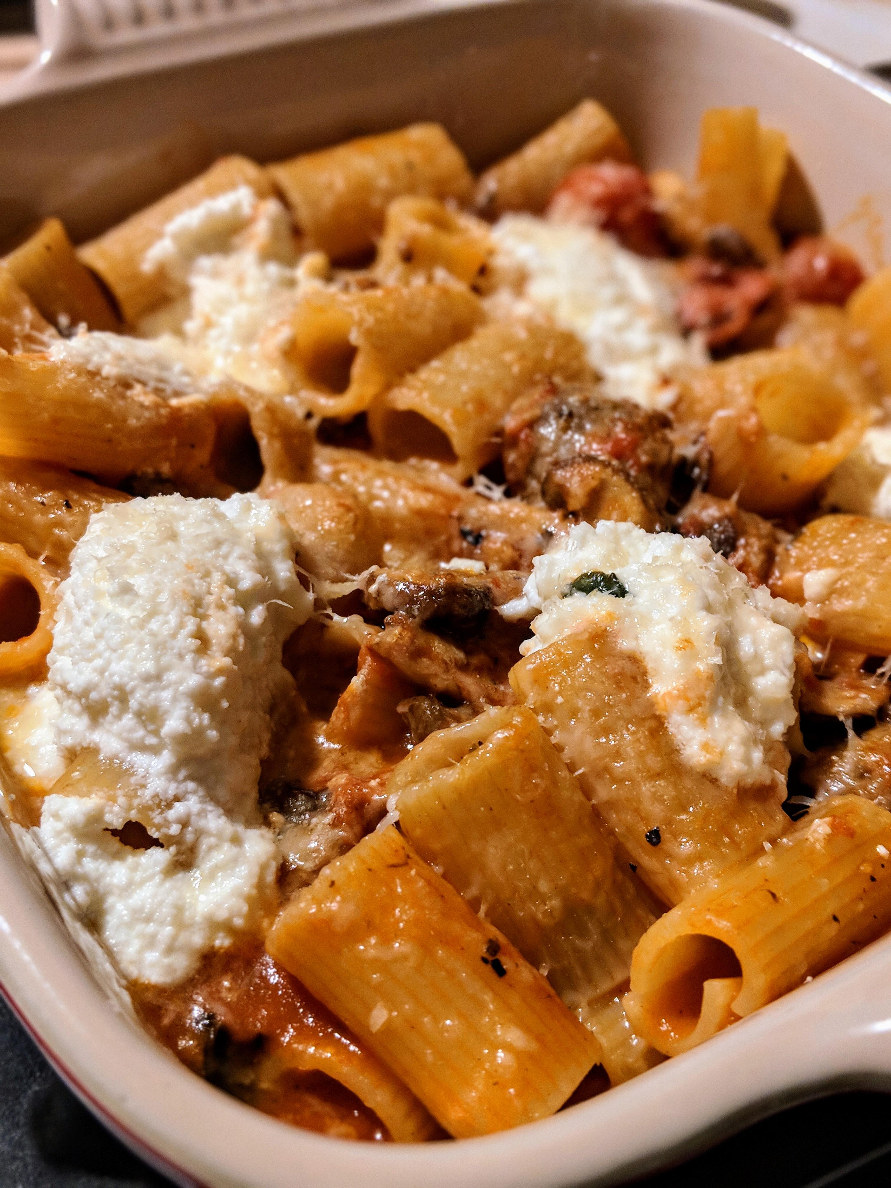 [Homemade] Baked rigatoni with ricotta r/food