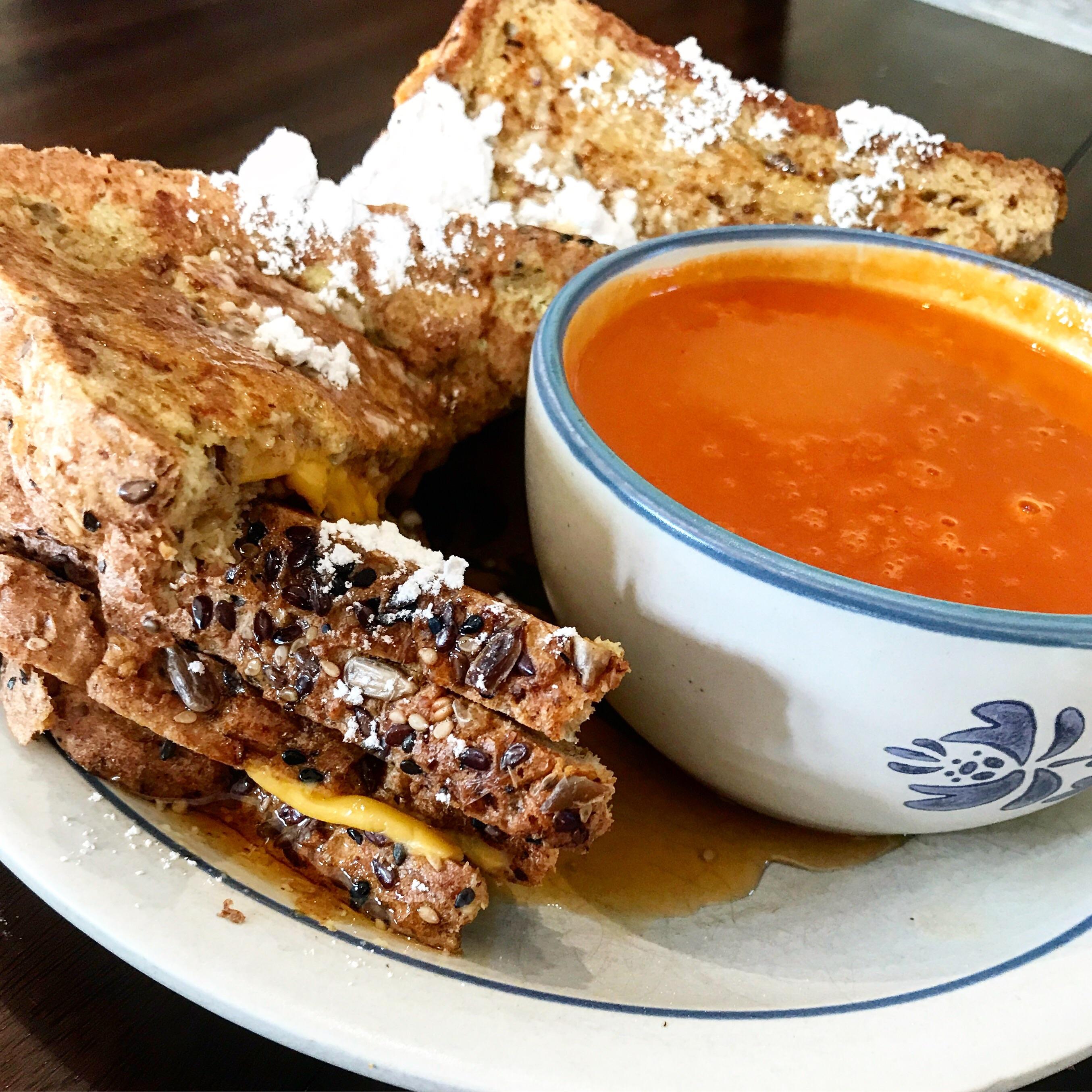 I made French Toast Grilled Cheese with Roasted Tomato soup to dip it in. r/grilledcheese