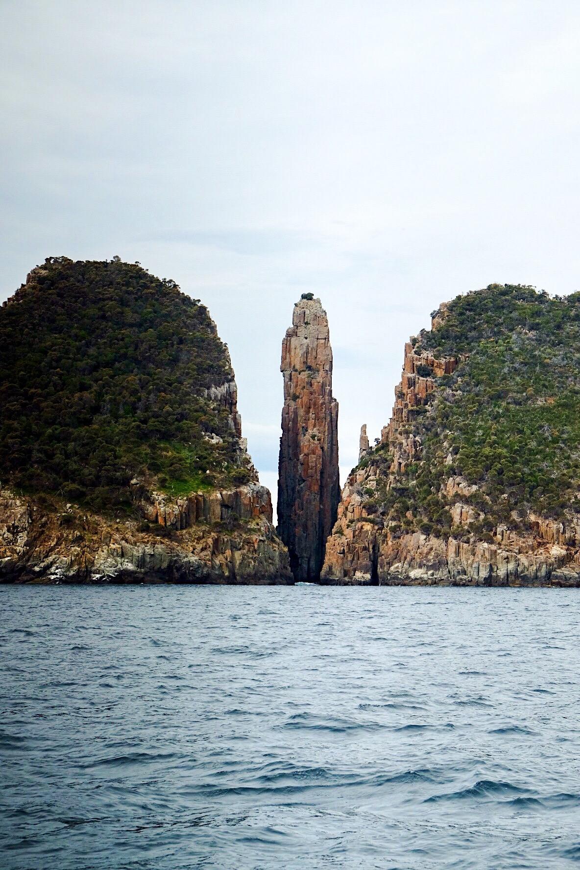 The Candlestick, looming over Tasmania's coast [OC] [1184 × 1776] r