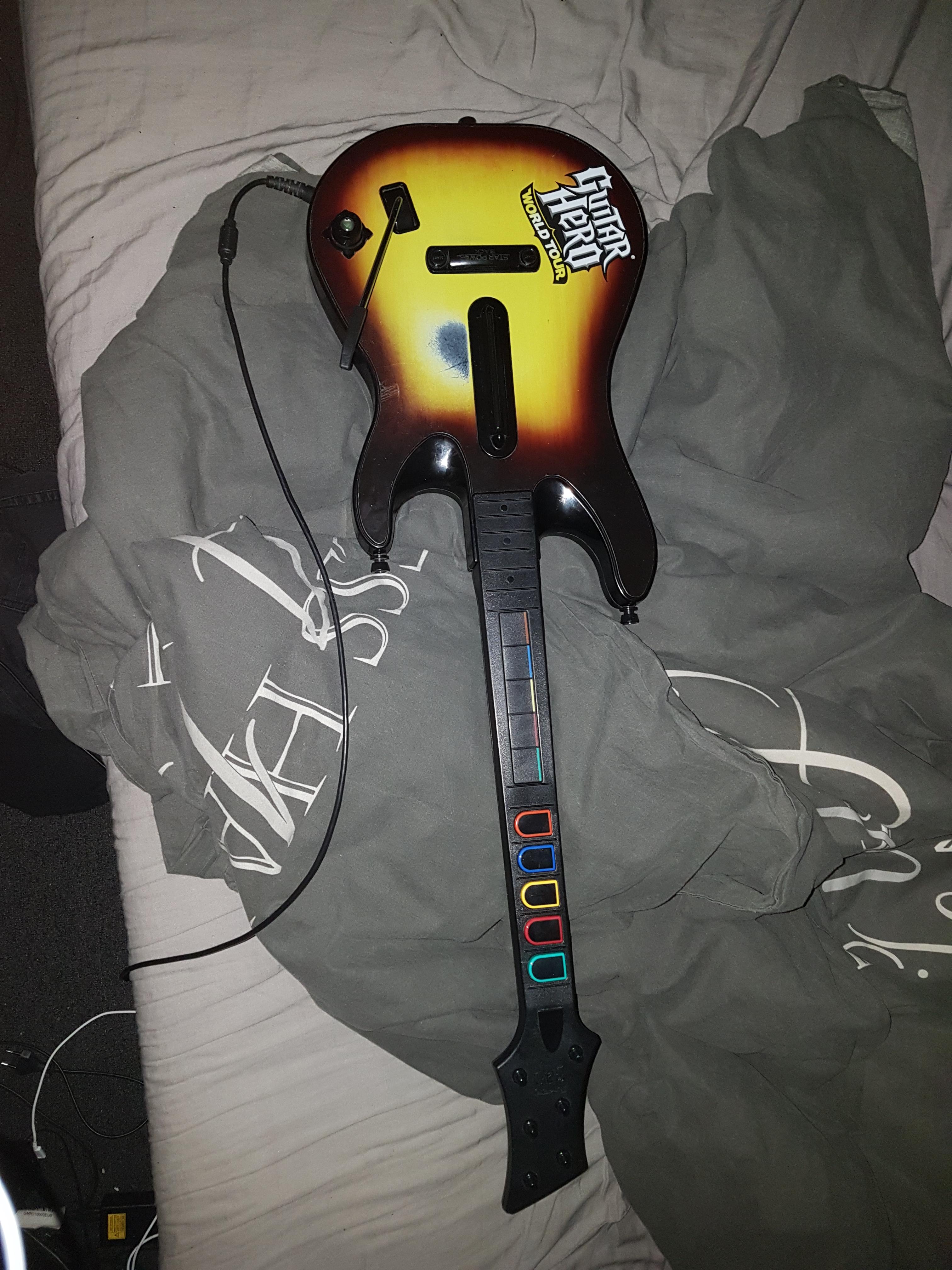 Heard flexing kiosk guitars is the new rage so yeah (rip perfect