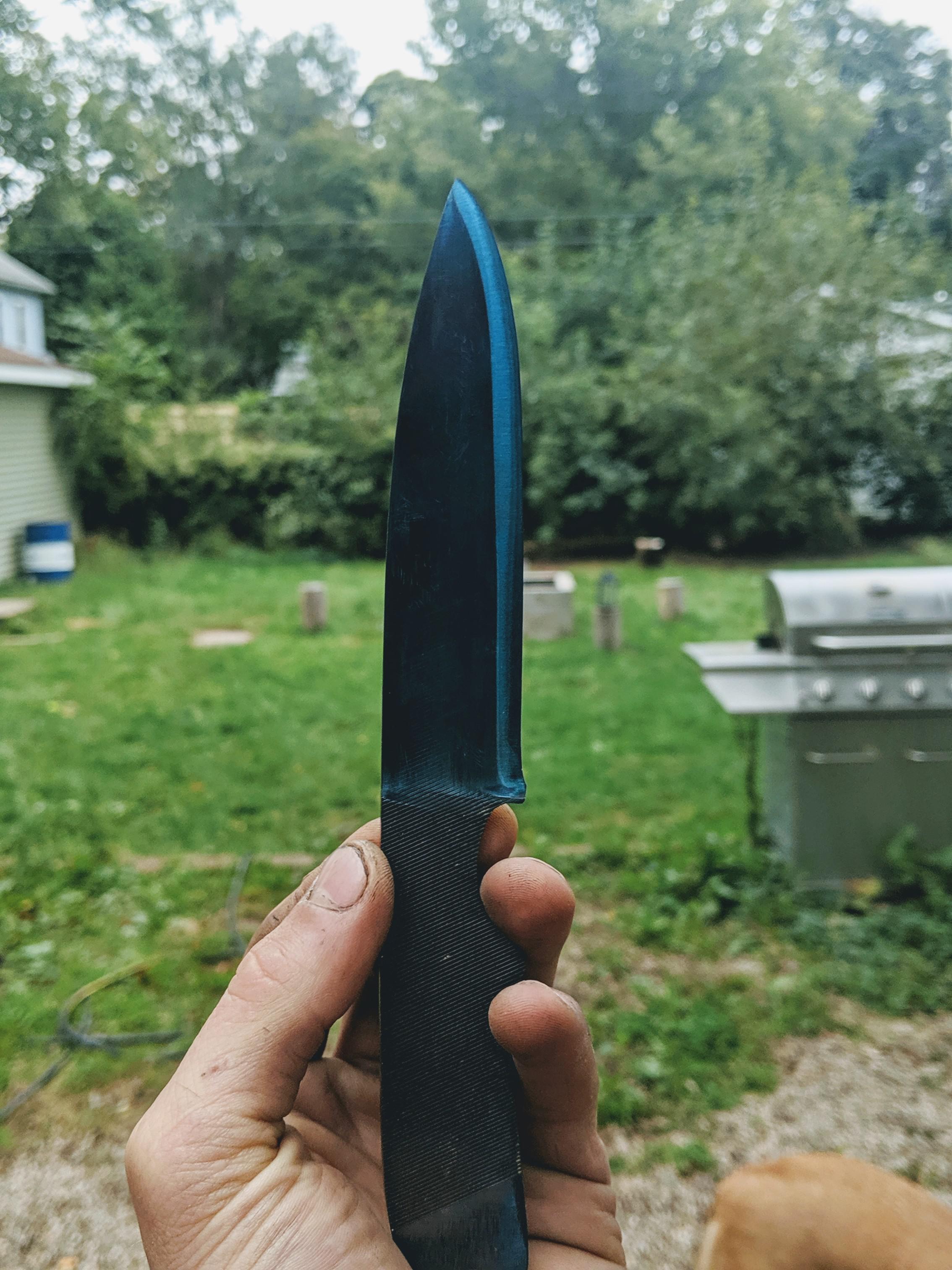 Blade very blue after tempering in oven at 400° F r/Bladesmith