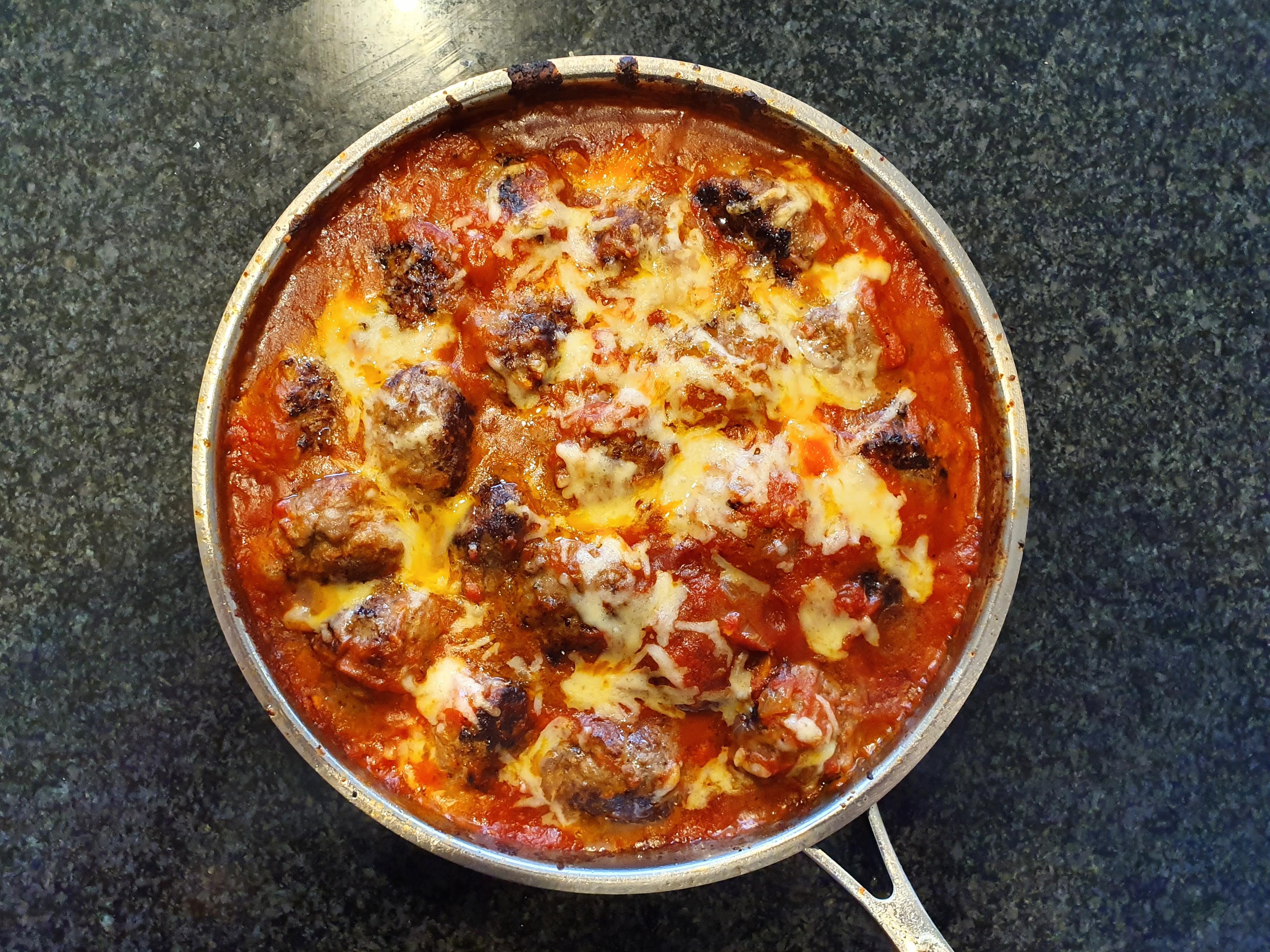 I made oven baked meatballs in white wine vinegar passata r/FoodPorn