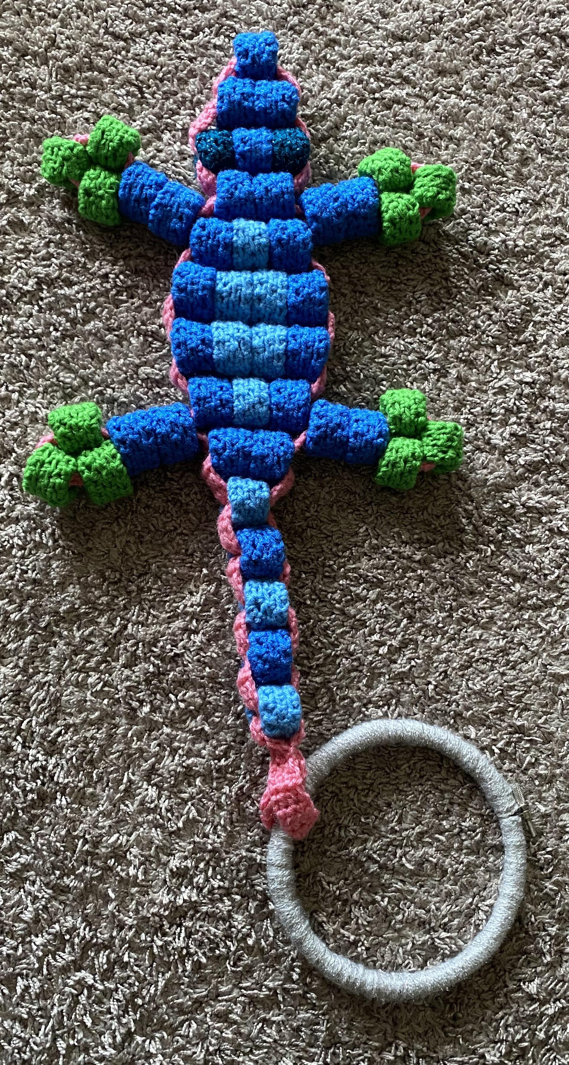 I added a keychain ring to my bead lizard! r/crochet