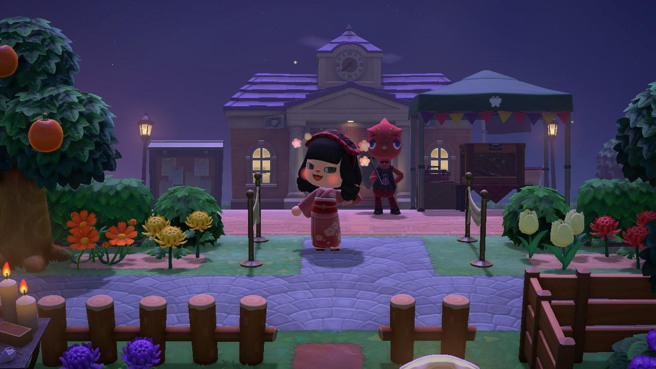 A toy cockroach, oh I love it. No really, I do. Cockroaches are the