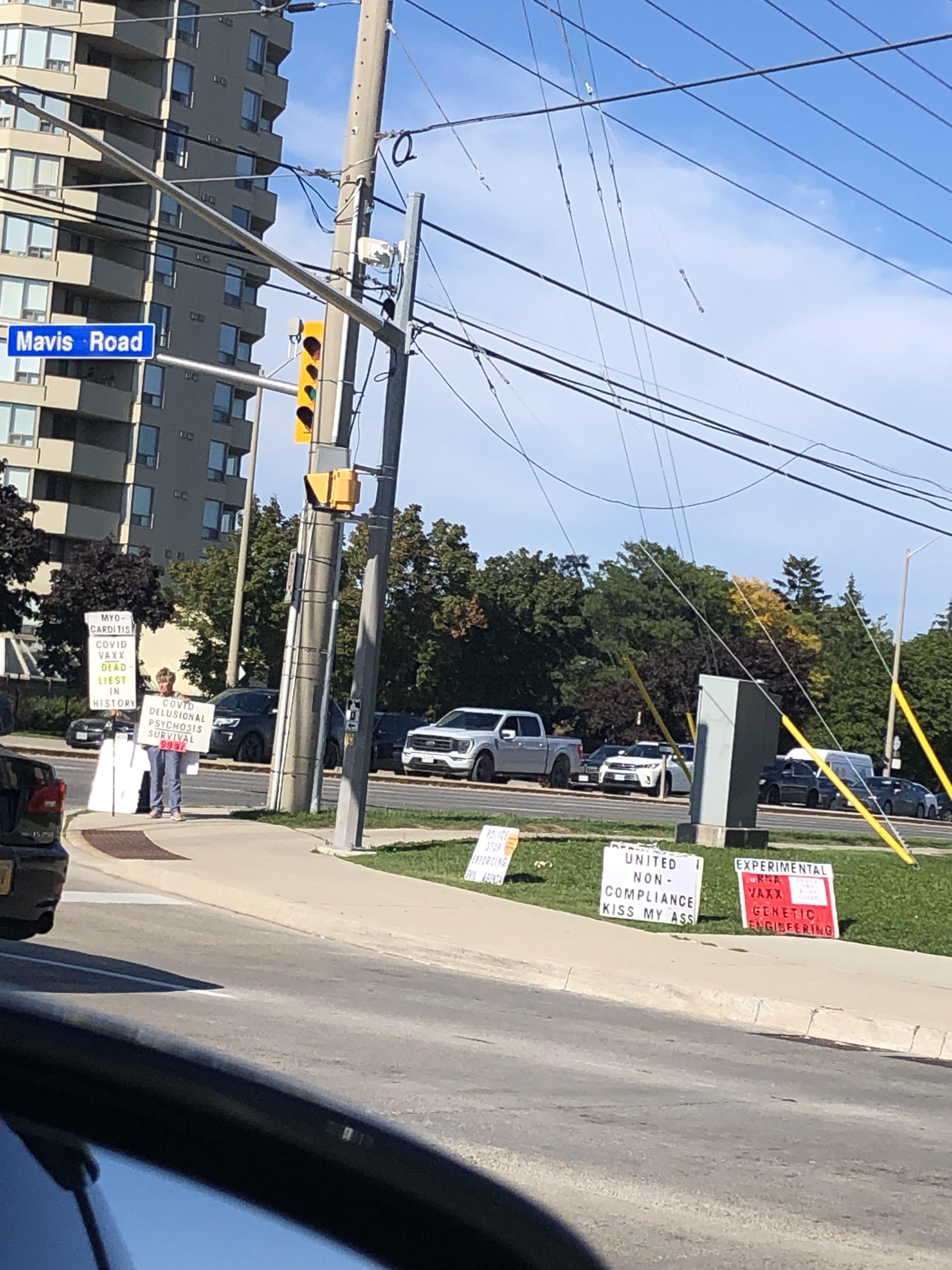 Spotted on Eglinton and Mavis r/mississauga