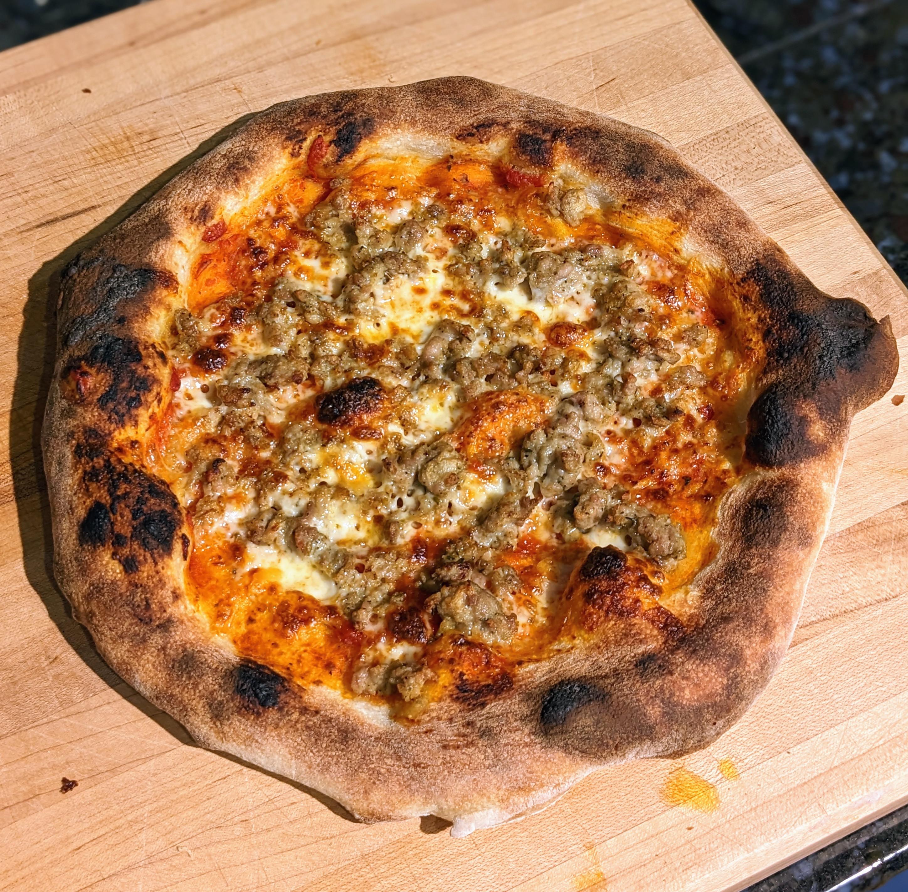 My best home oven pizza yet. r/Pizza