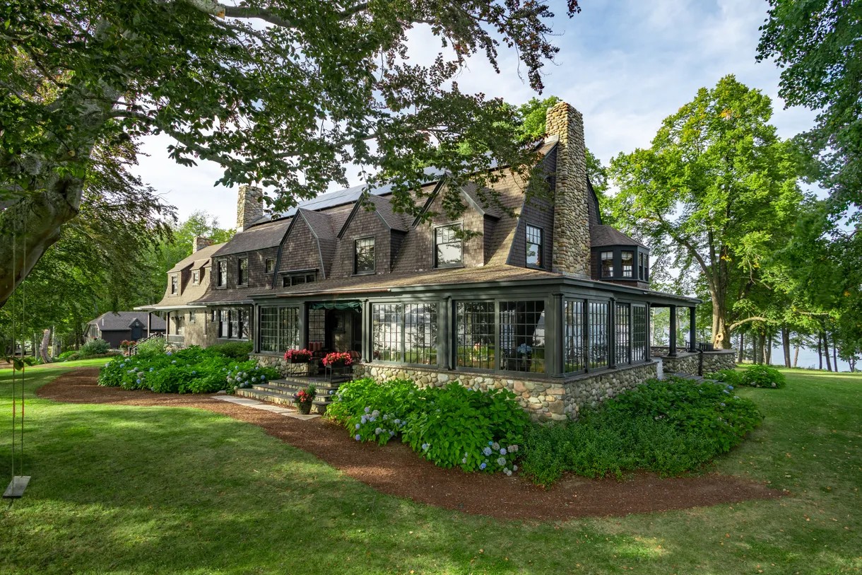 1901 Arts and Crafts house in Southwest Harbor, Maine McMansionHell