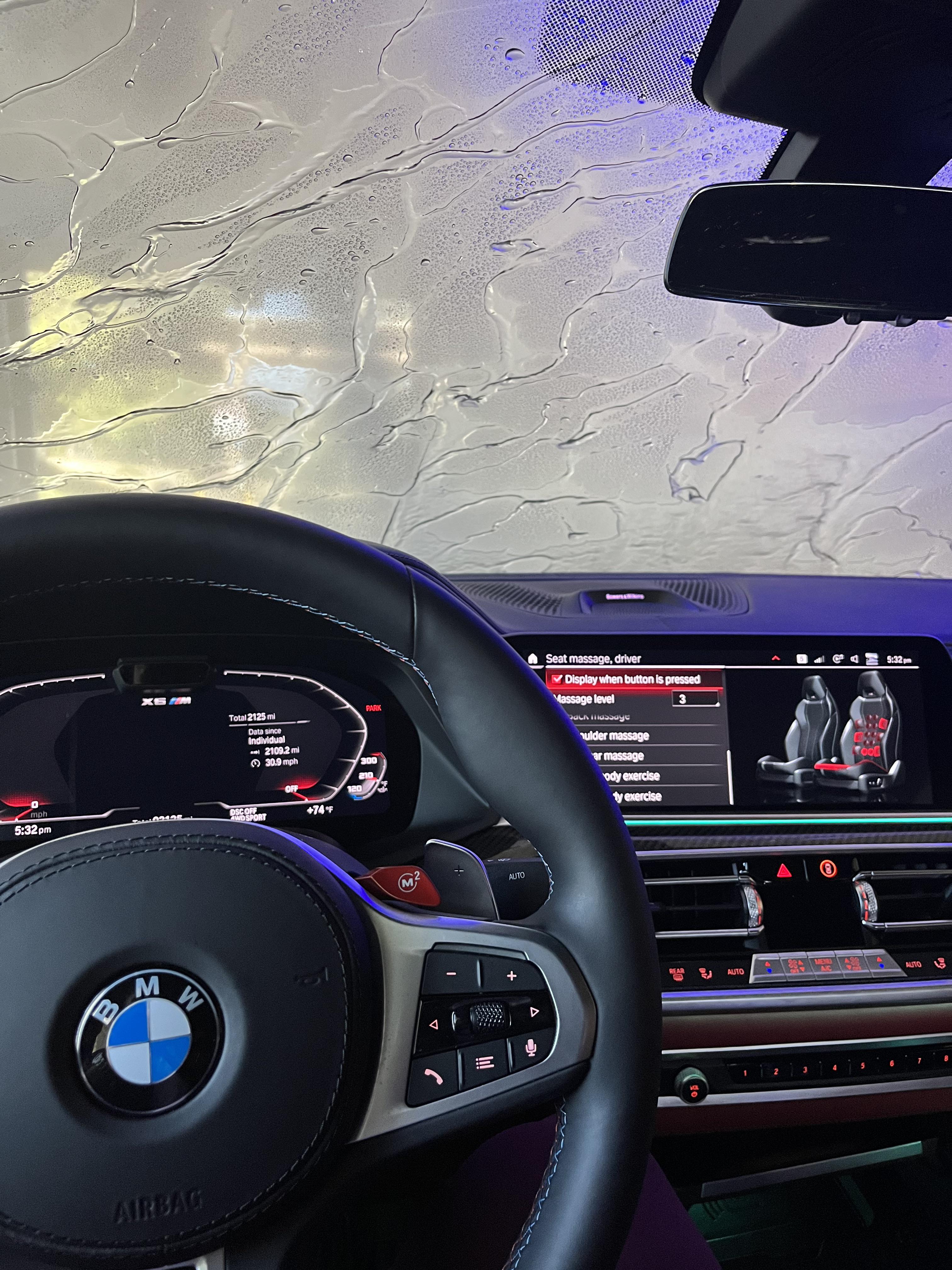 Massage seats+carwash+Good music 🤤 r/BMW