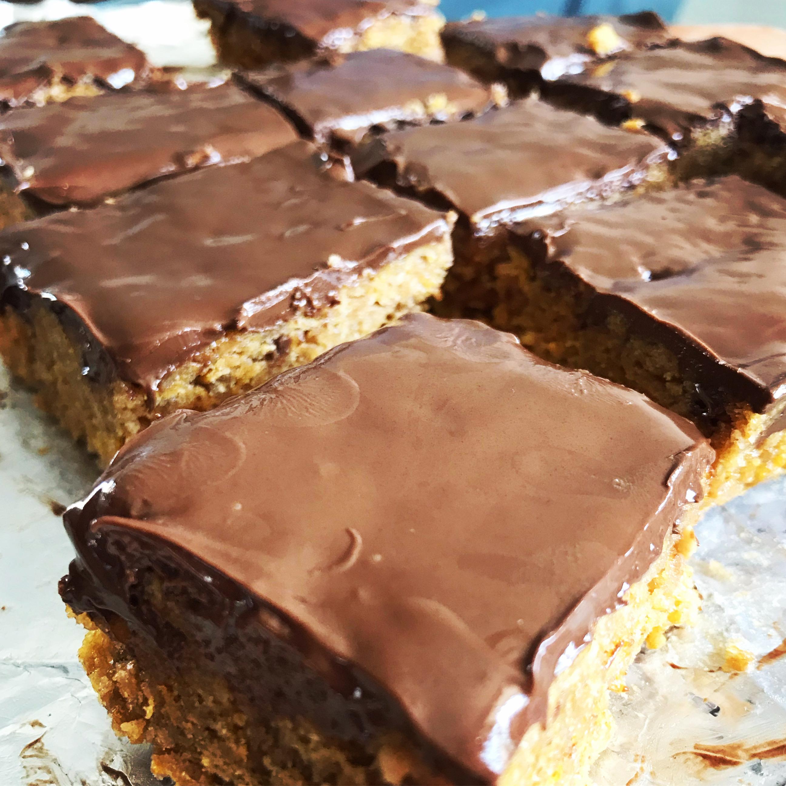 Peanut Butter Chocolate Cornflake Bars r/VegRecipes