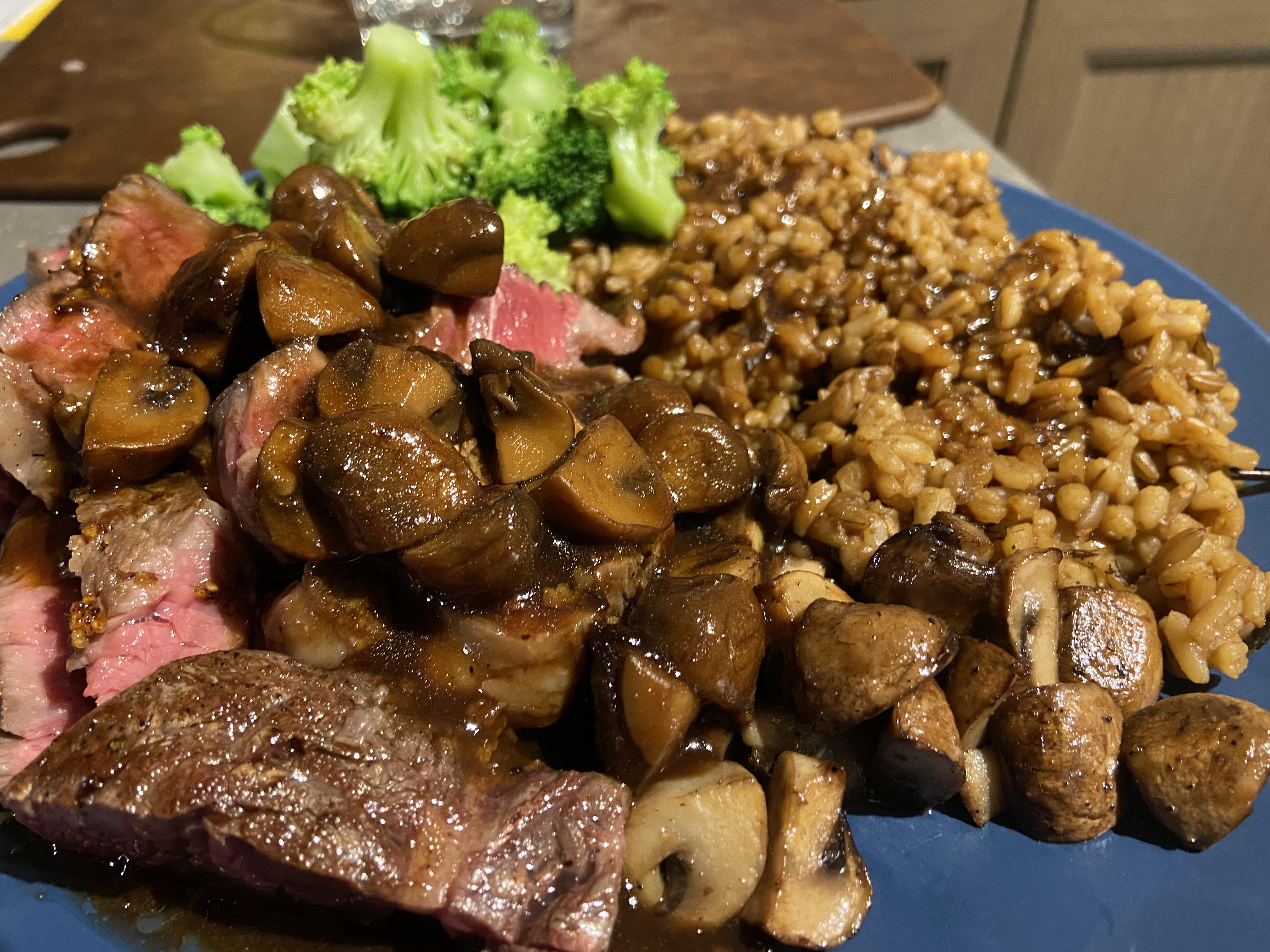 [Homemade] Spencer steak with rice, veggies and homemade gravy r/food