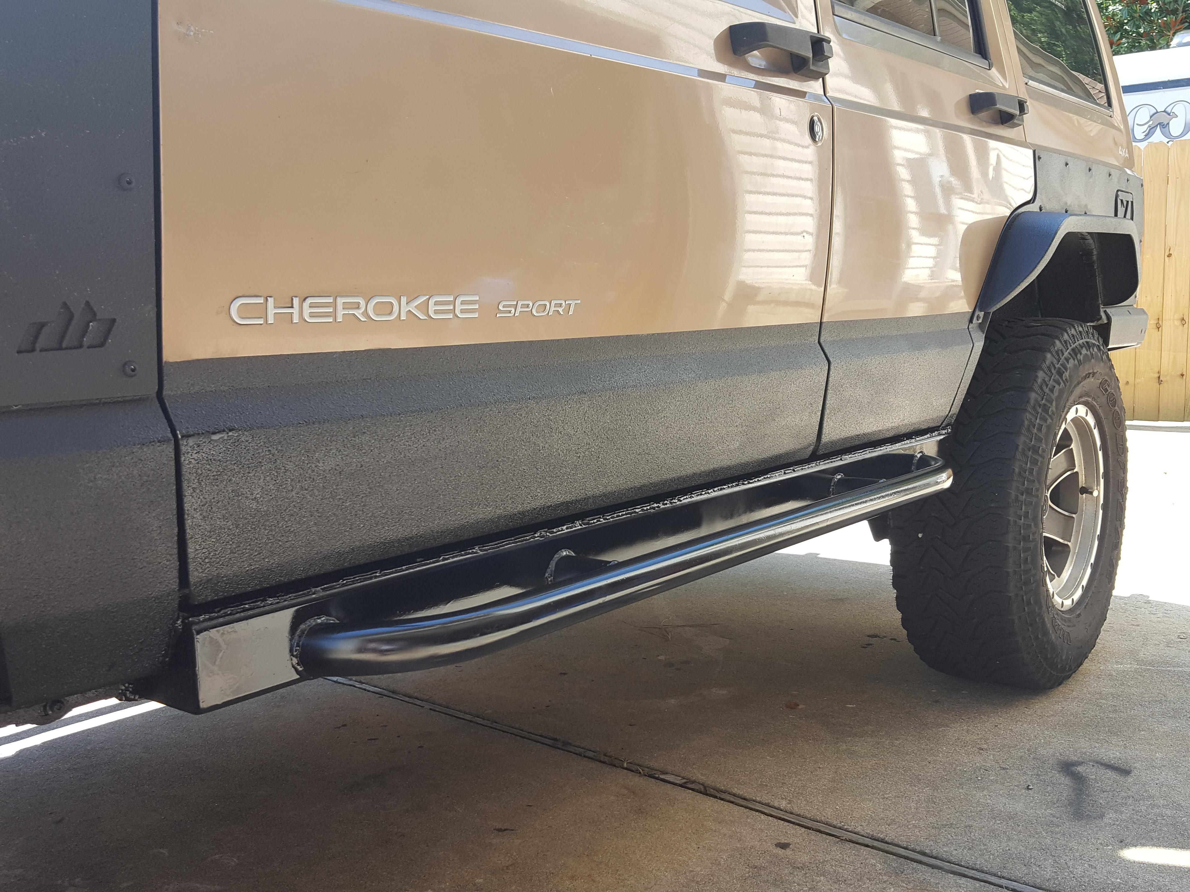 Got the 3x4 square tubing rockers painted today! r/CherokeeXJ