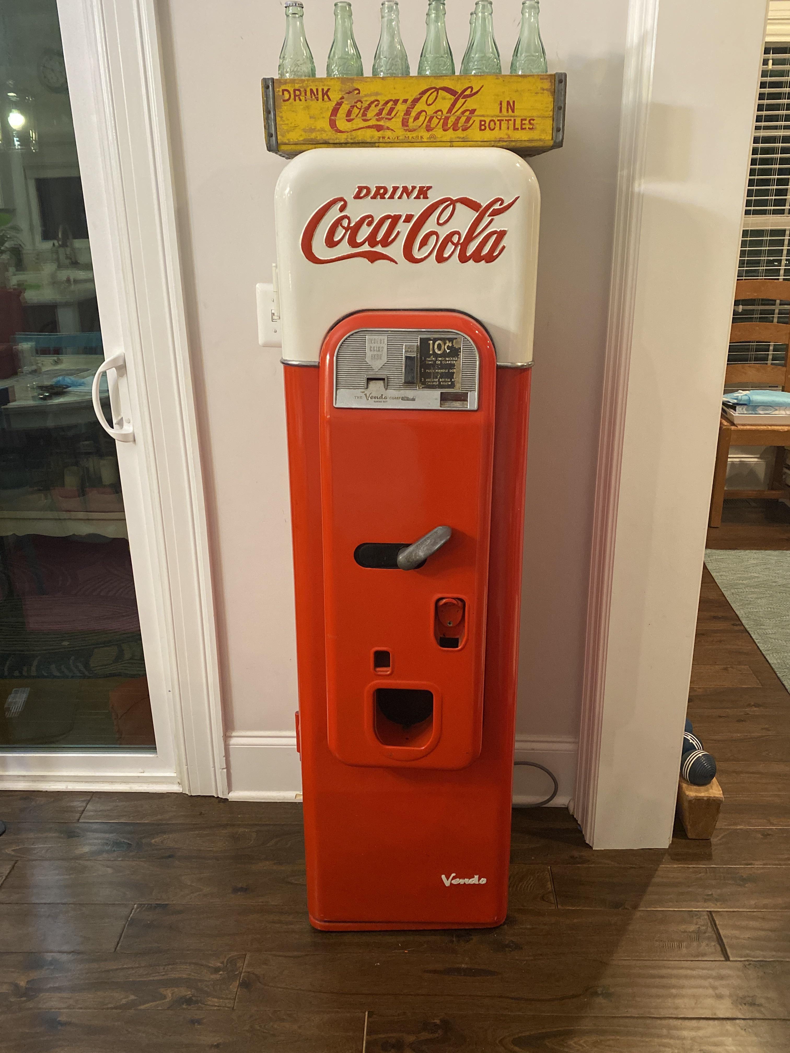Vendo 44 vending machine from the 50s. The smallest machine that vendo