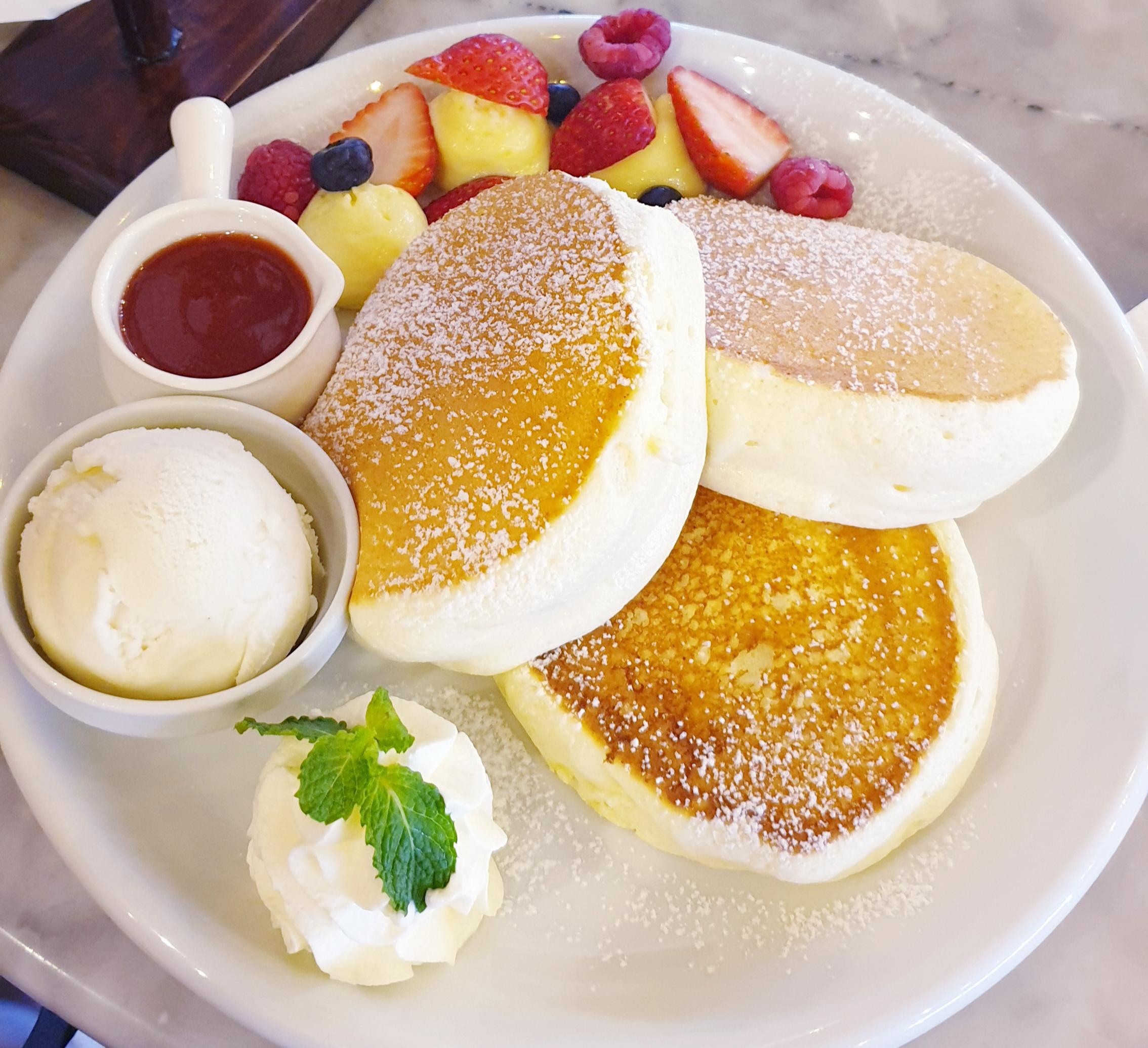Fluffy Pancakes! ! r/FoodPorn